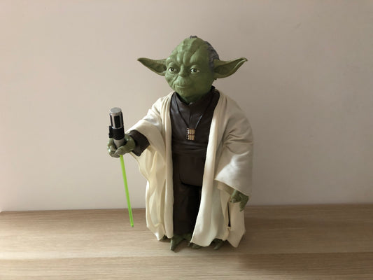 Action Figure Yoda Star Wars Guerre Stellari 42cm Da Collezione Con Spada Laser