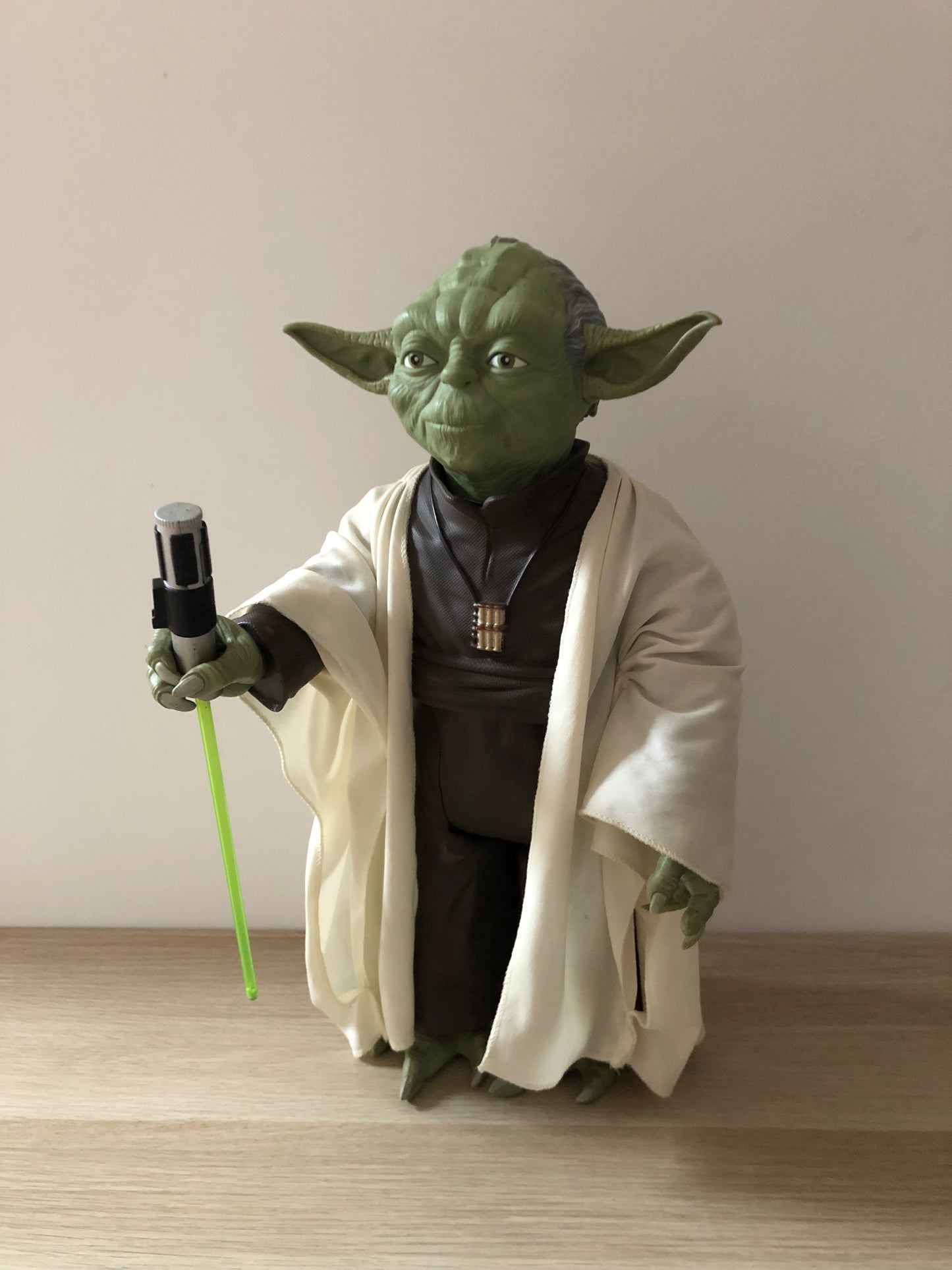 Action Figure Yoda Star Wars Guerre Stellari 42cm Da Collezione Con Spada Laser