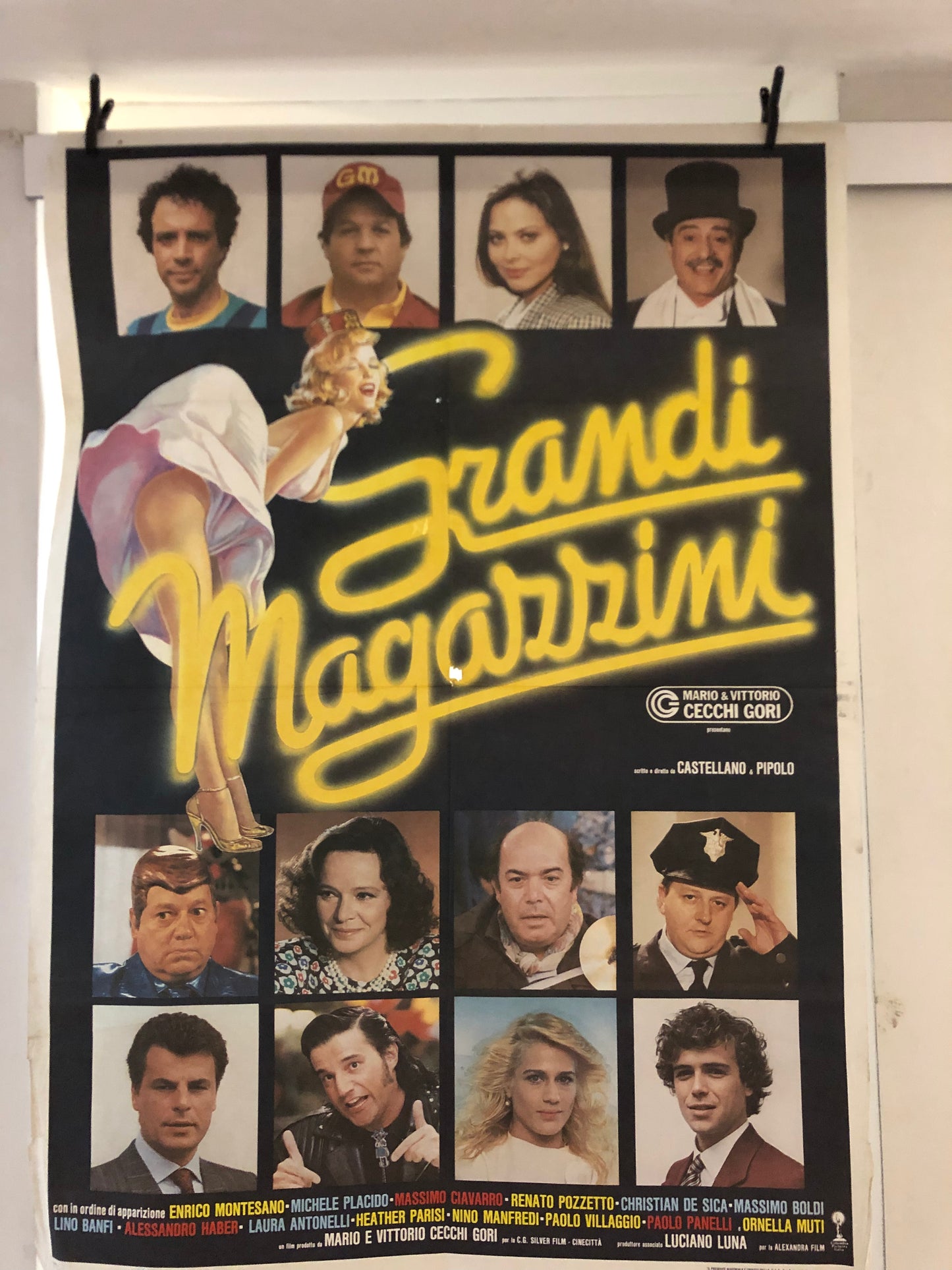 Manifesto Cinema Originale "Grandi Magazzini", Anno 1986, con Villaggio, Banfi, Boldi, misure 140x100