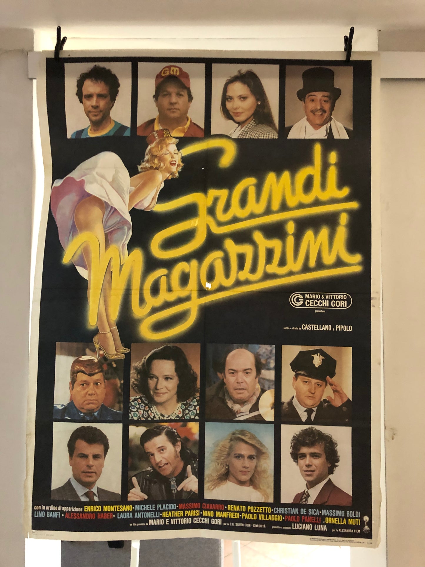 Manifesto Cinema Originale "Grandi Magazzini", Anno 1986, con Villaggio, Banfi, Boldi, misure 140x100