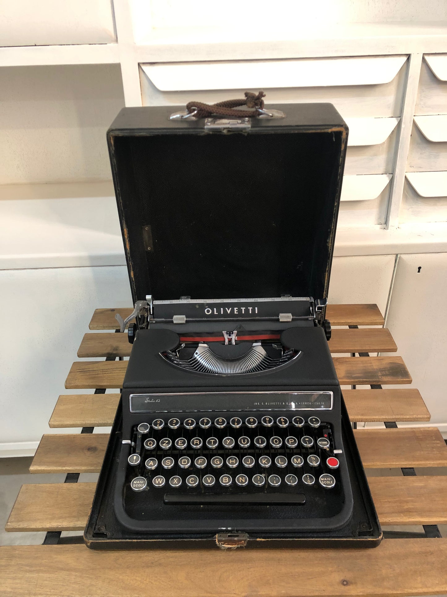 Macchina Da Scrivere Olivetti Studio 42 Portatile Vintage Epoca 30 Con Custodia