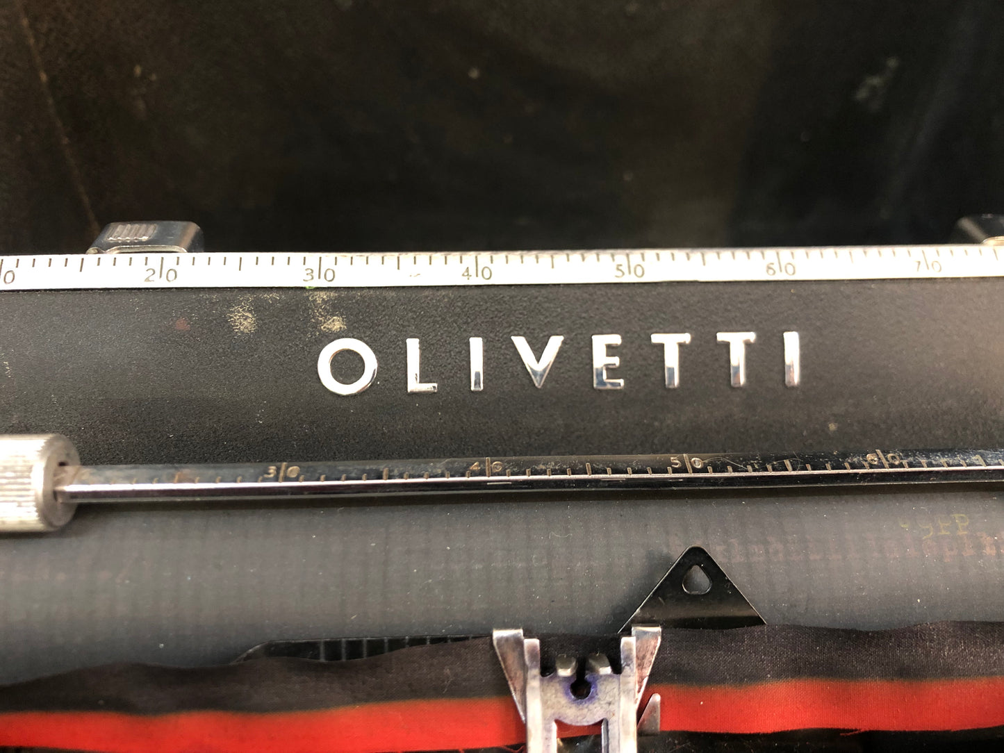 Macchina Da Scrivere Olivetti Studio 42 Portatile Vintage Epoca 30 Con Custodia