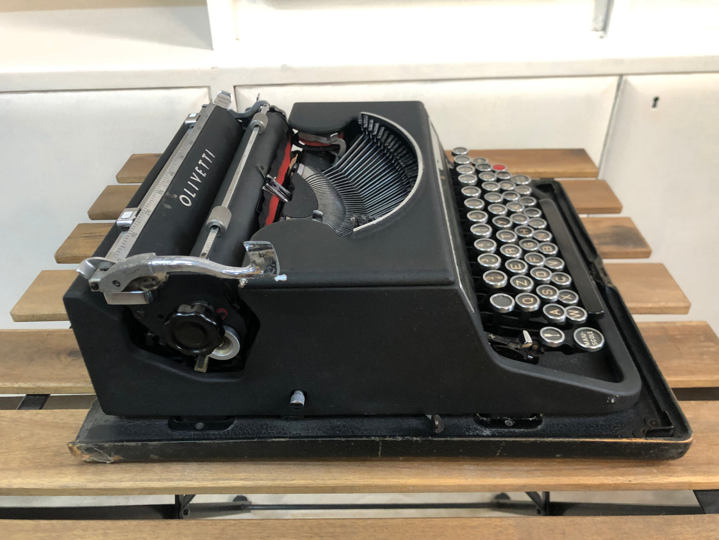 Macchina Da Scrivere Olivetti Studio 42 Portatile Vintage Epoca 30 Con Custodia