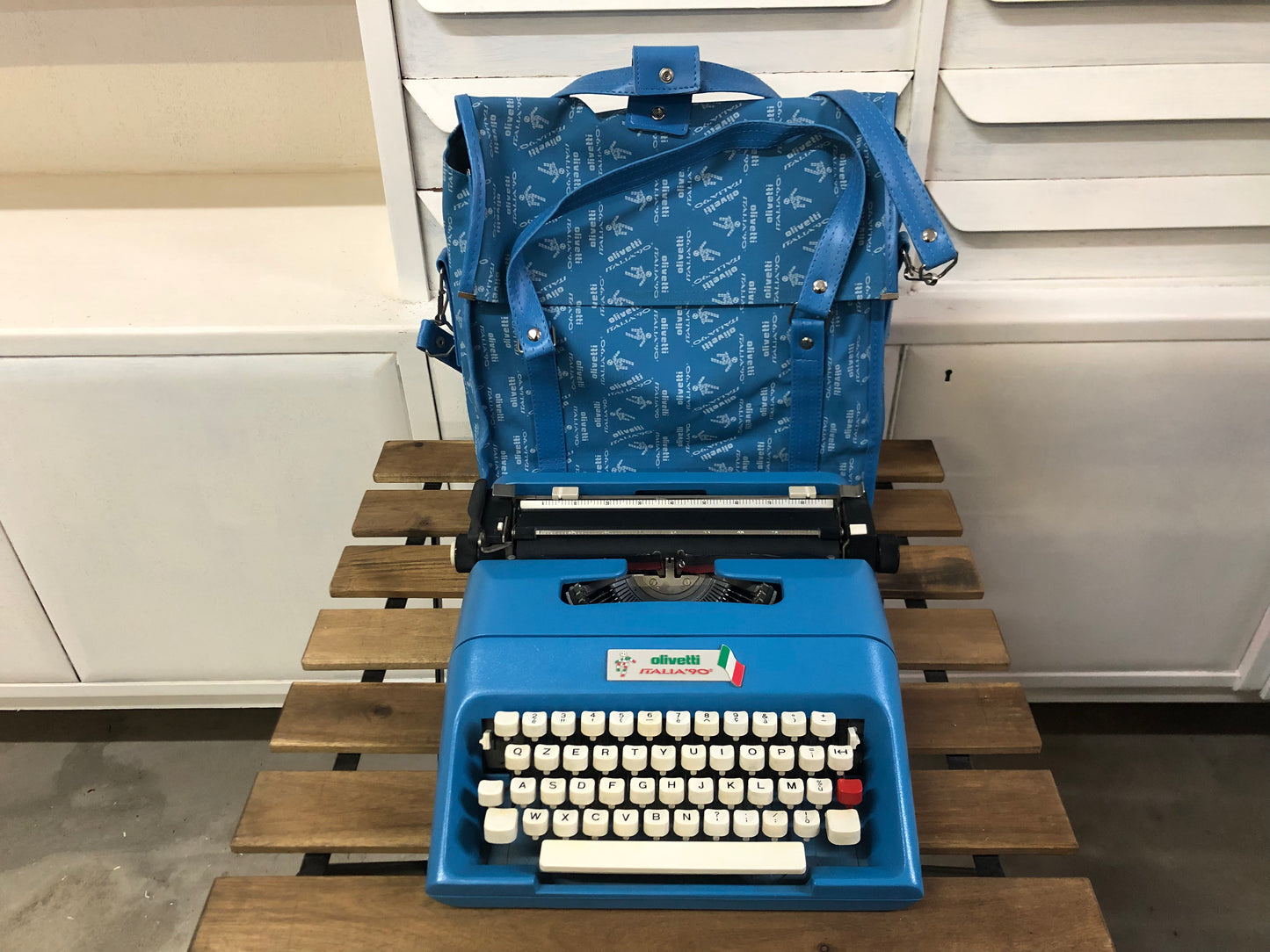 Macchina Da Scrivere Olivetti Lettera 35 Edizione Italia 90 Azzurri E Custodia
