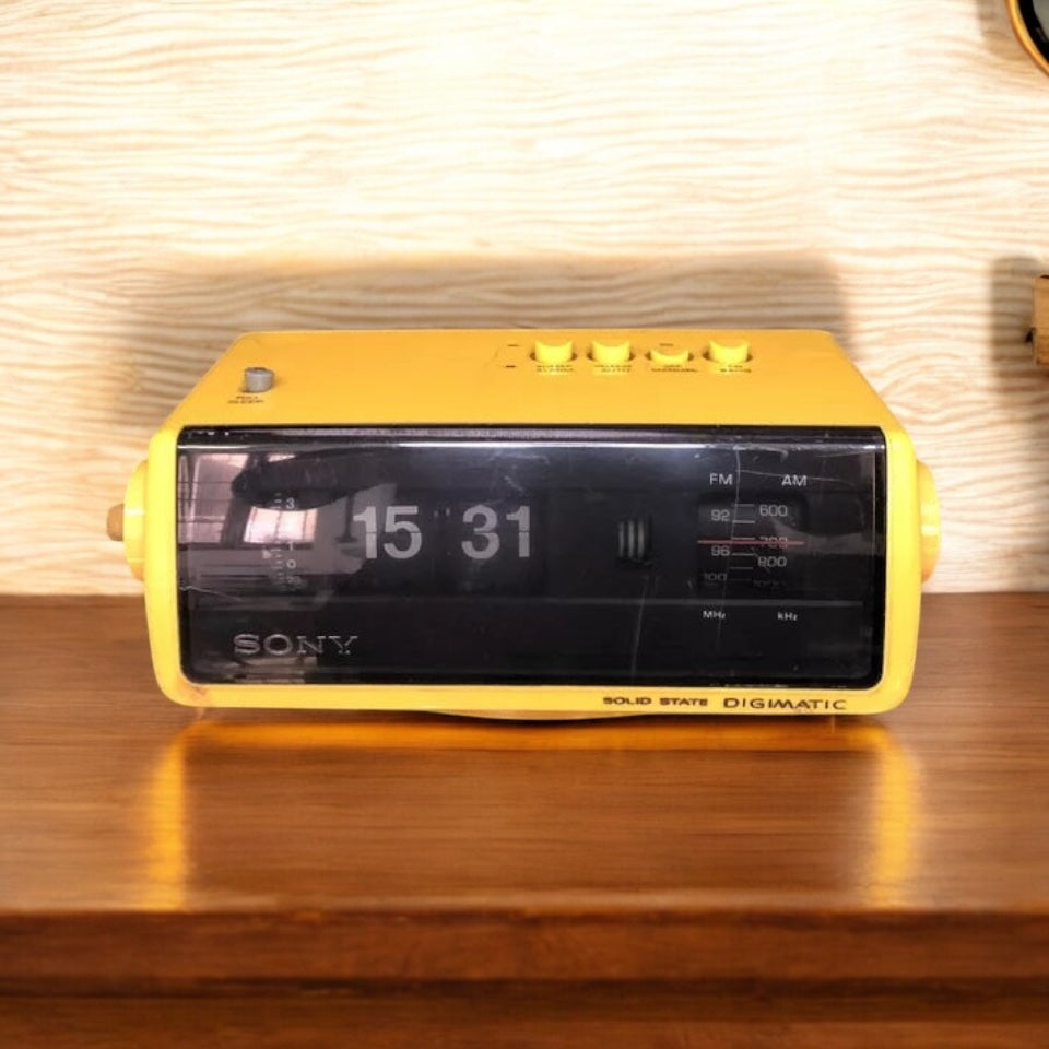 Radio Sveglia Orologio Sony Solid State Digimatic 8FC-100E Vintage Giallo
