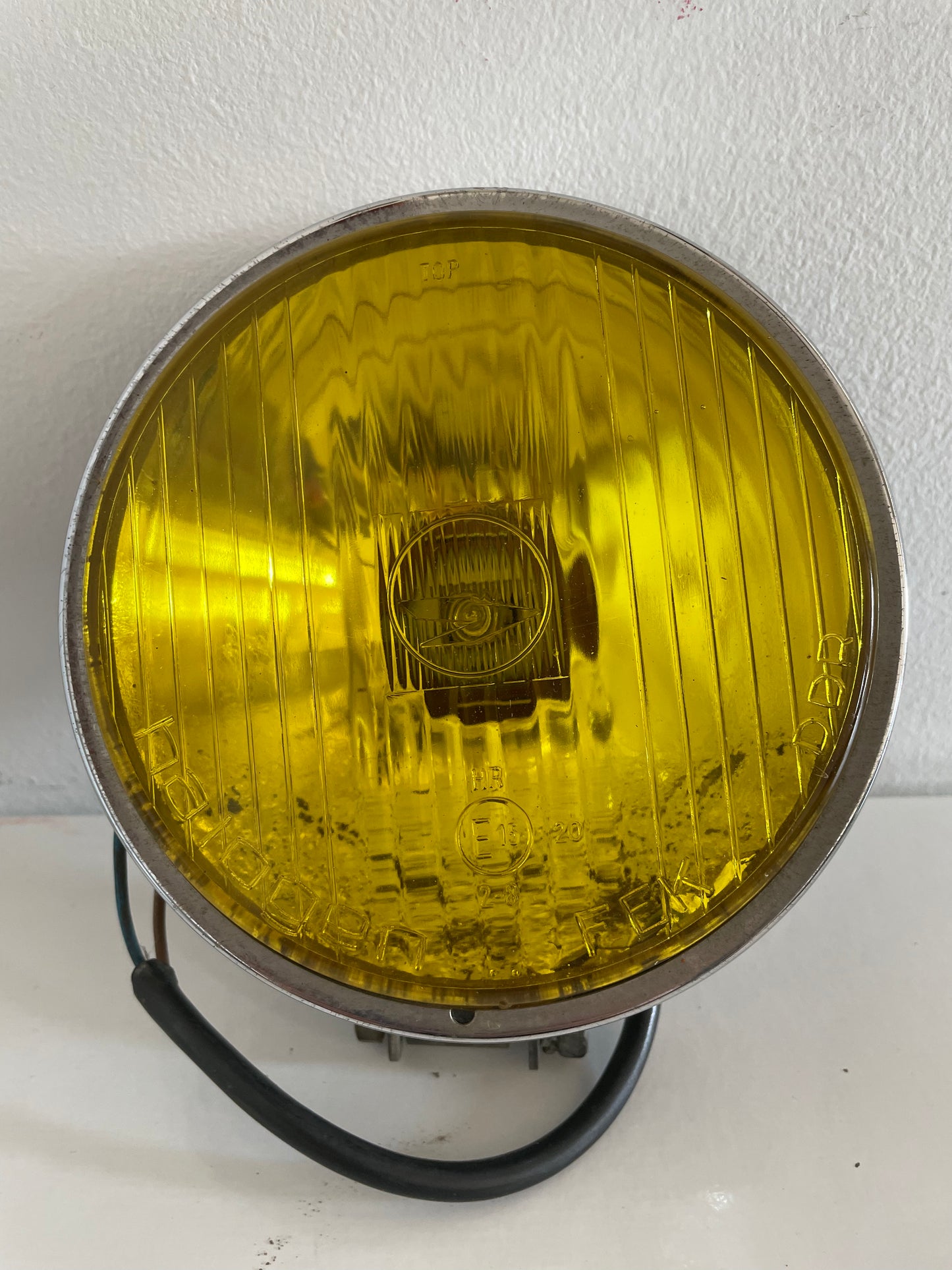 Fanale Faro Fendinebbia Anteriore Halogen Fek DDR E15 Auto Epoca Trabant Giallo