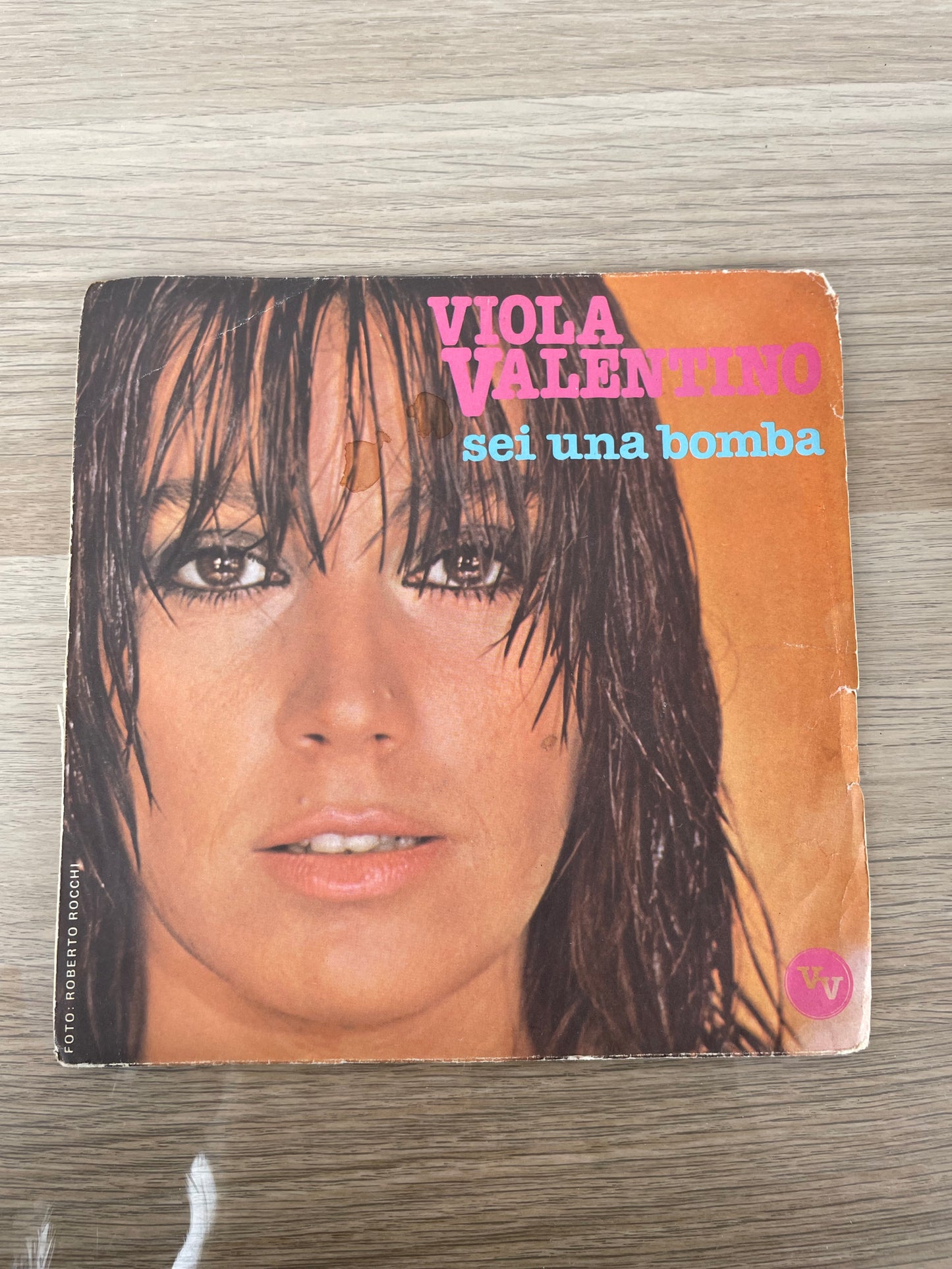 Disco 45 giri vinile Viola Valentino Sei Una Bomba Sono Così 1980