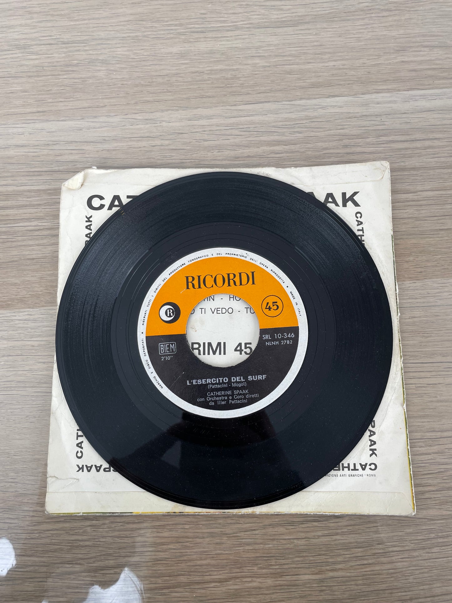 Disco 45 giri vinile Catherine Spaak L'esercito del surf Mi Fai Paura 1964