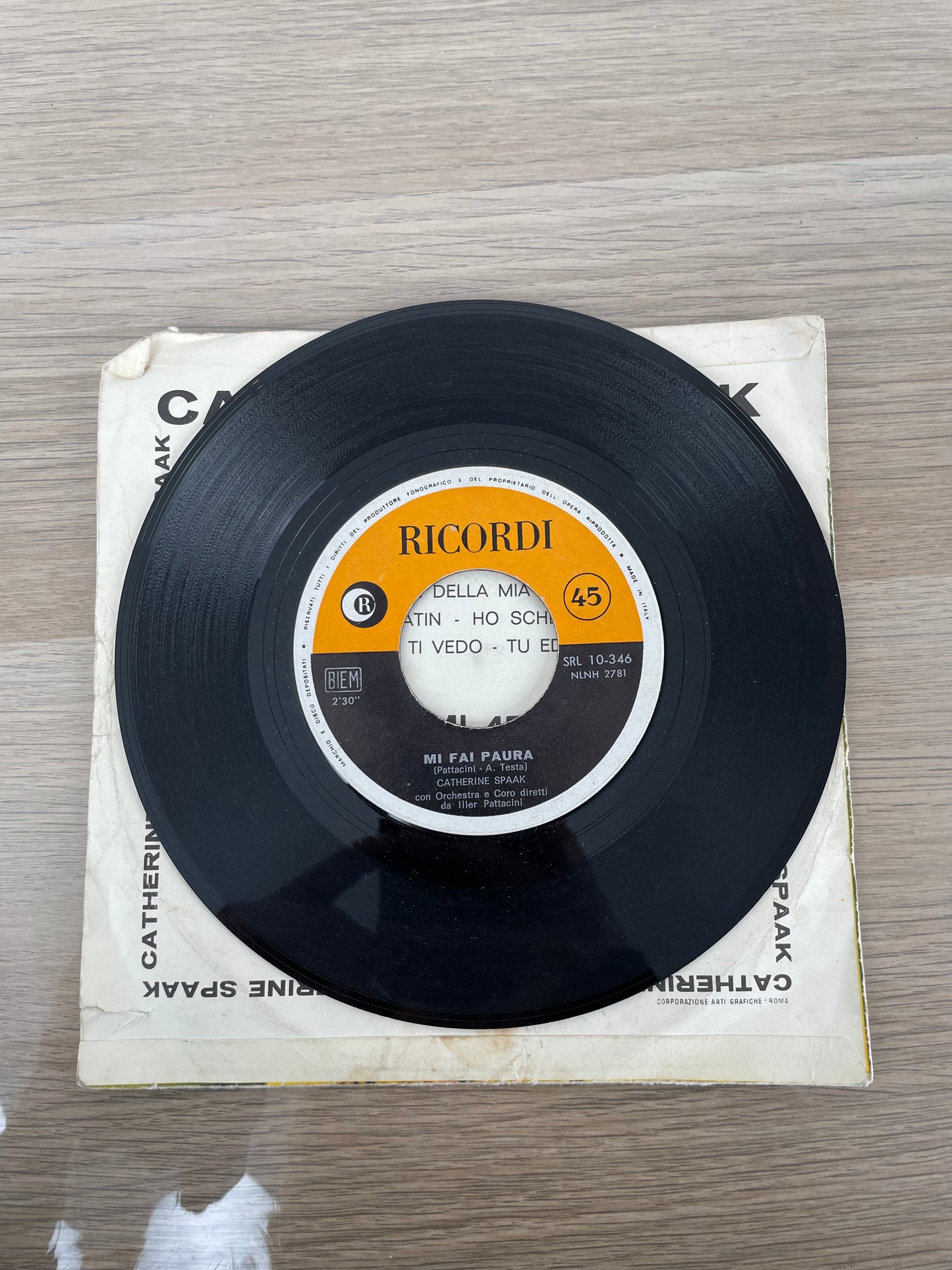 Disco 45 giri vinile Catherine Spaak L'esercito del surf Mi Fai Paura 1964
