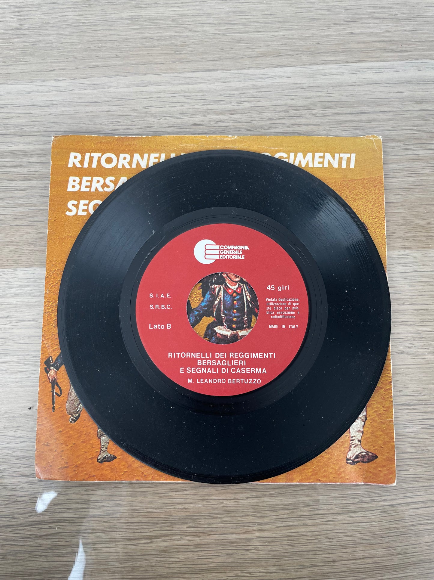 Disco 45 giri vinile Ritornelli dei Reggimenti Bersaglieri E Segnali Da Caserma 1960