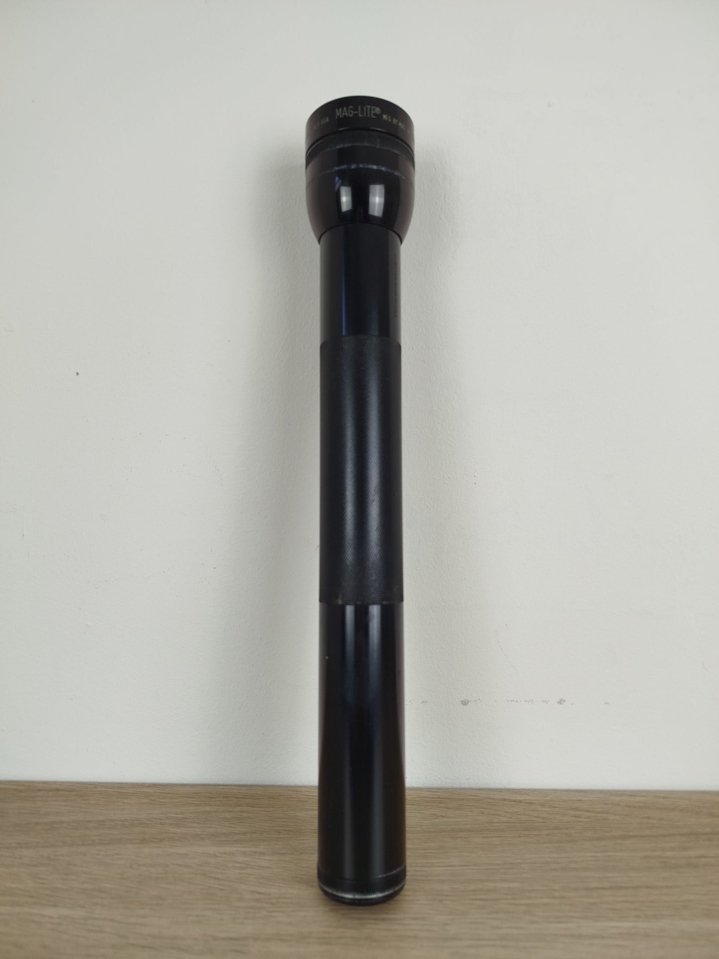 Torcia MAG-LITE MF6 By Mag Instrument Ontario California USA Concerto + Batterie