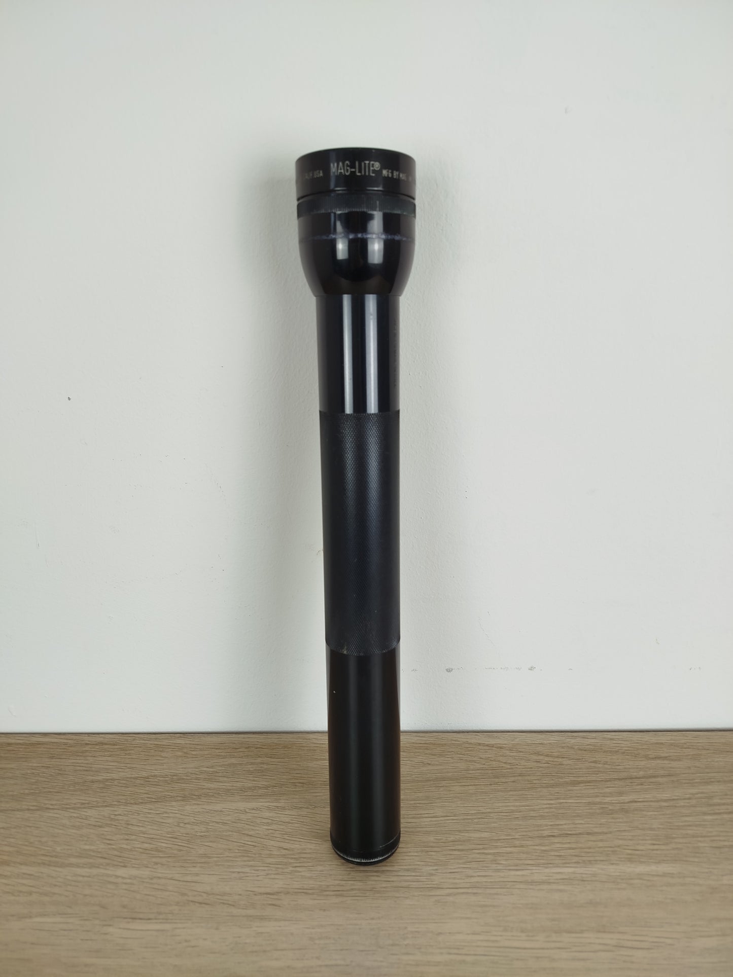 Torcia MAG-LITE MF6 By Mag Instrument Ontario California USA Concerto + Batterie