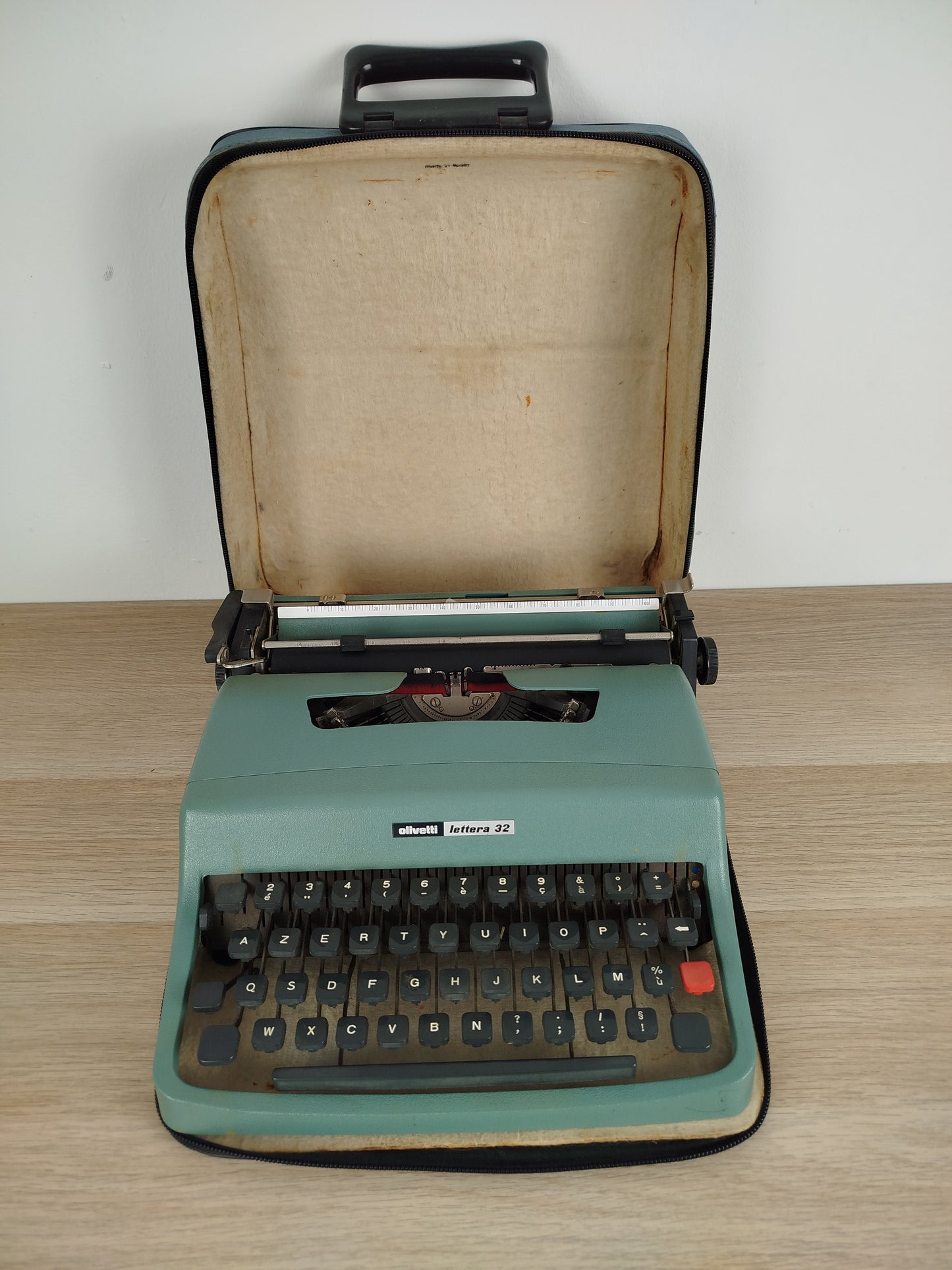Macchina Da Scrivere Olivetti Lettera 32 Azzurra Vintage Epoca Anni 60 Design