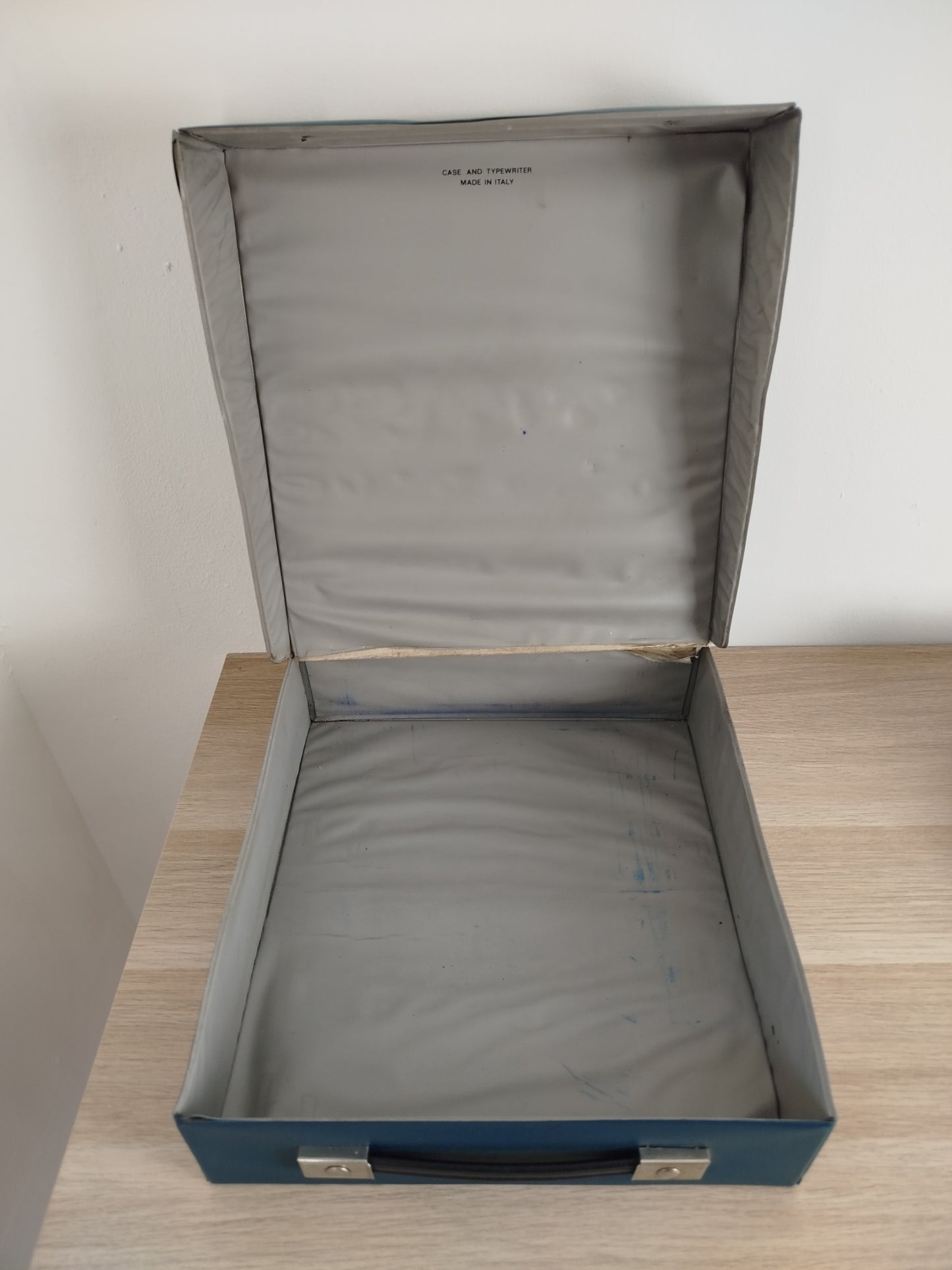 Macchina Da Scrivere Olivetti Lettera 32 Azzurra Vintage Epoca Anni 60 Design