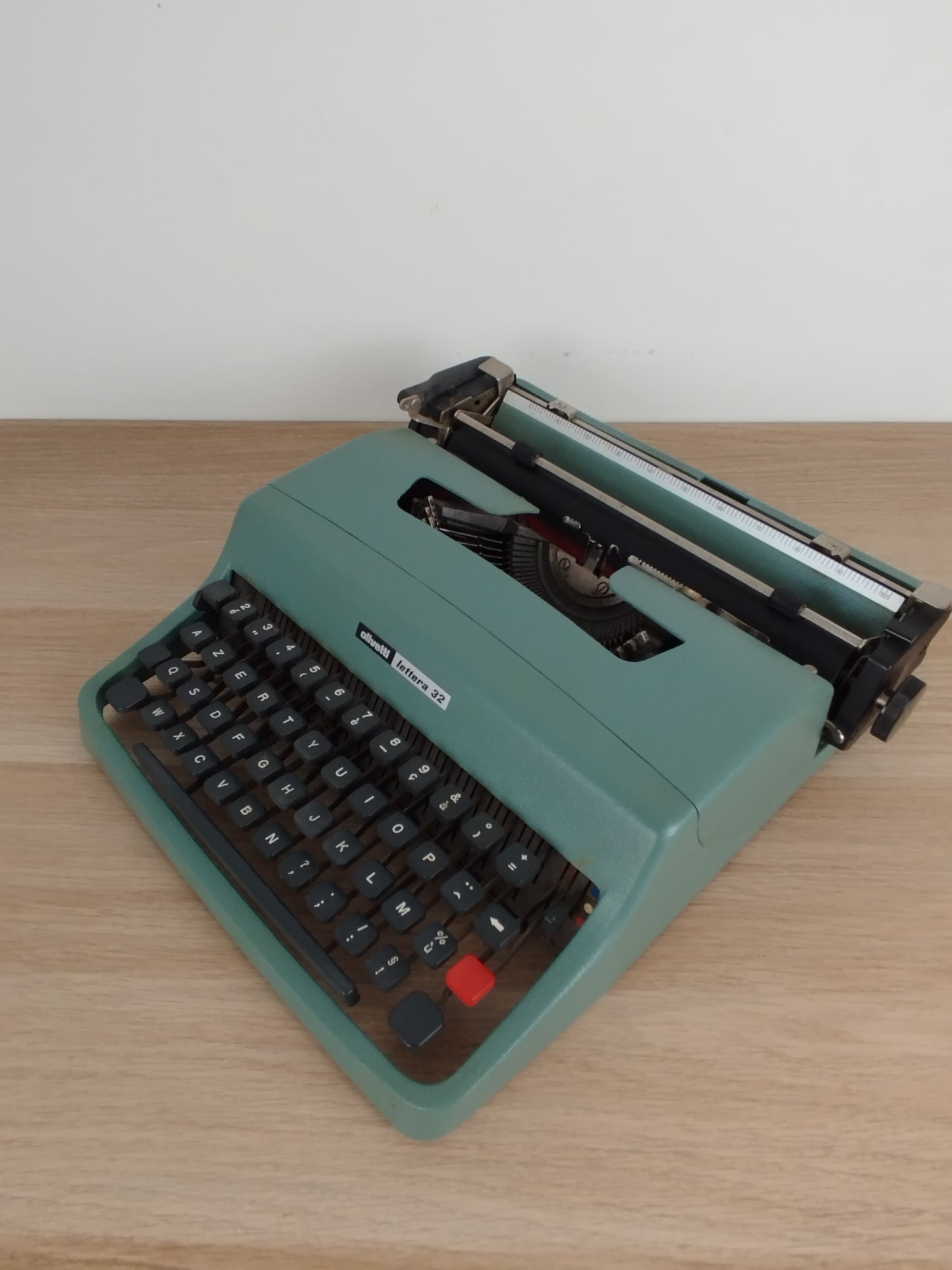 Macchina Da Scrivere Olivetti Lettera 32 Azzurra Vintage Epoca Anni 60 Design