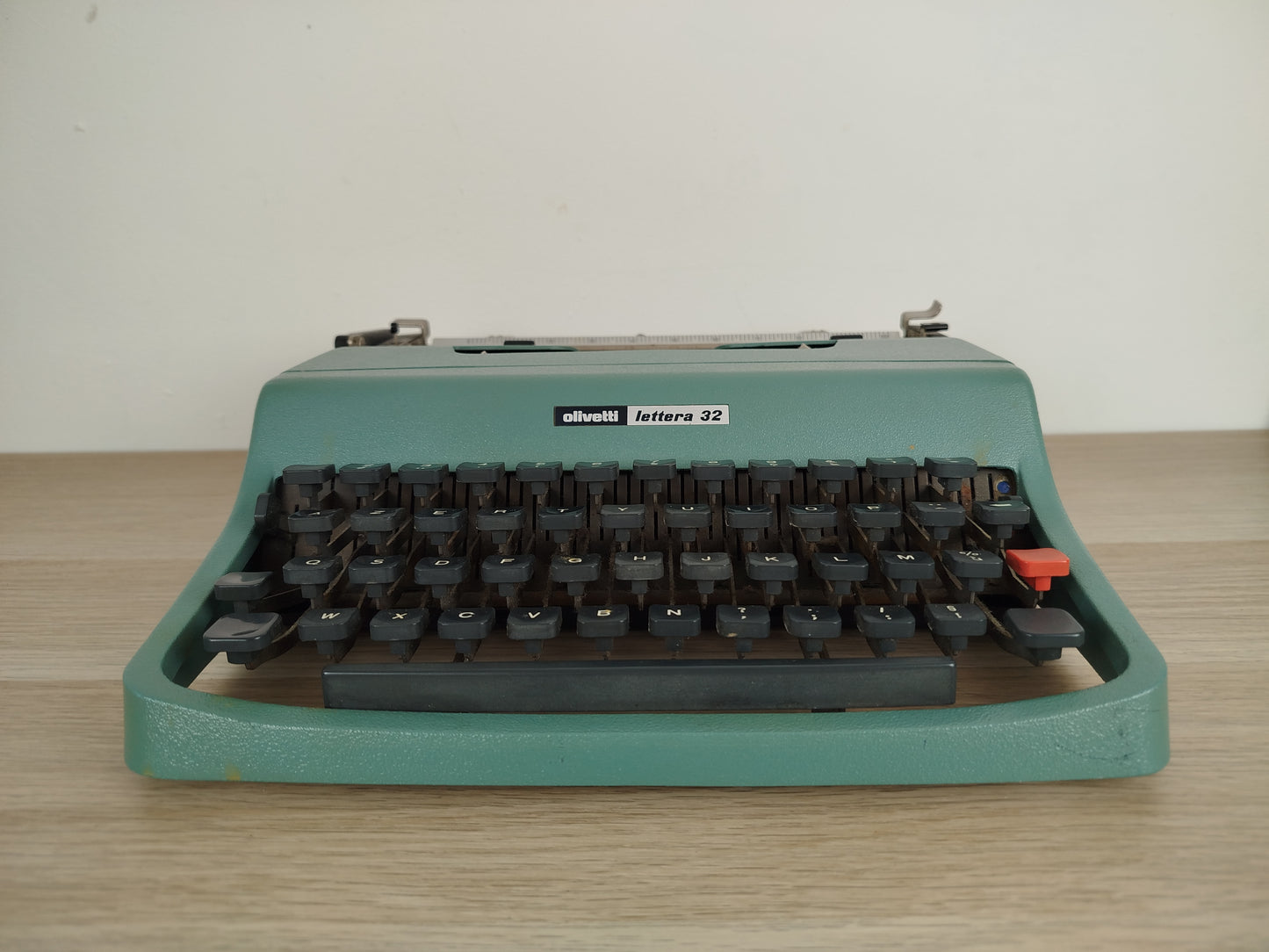 Macchina Da Scrivere Olivetti Lettera 32 Azzurra Vintage Epoca Anni 60 Design
