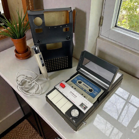 Registratore Per Cassette Tape Recorder Sanyo M-26 Microfono E Custodia Vintage