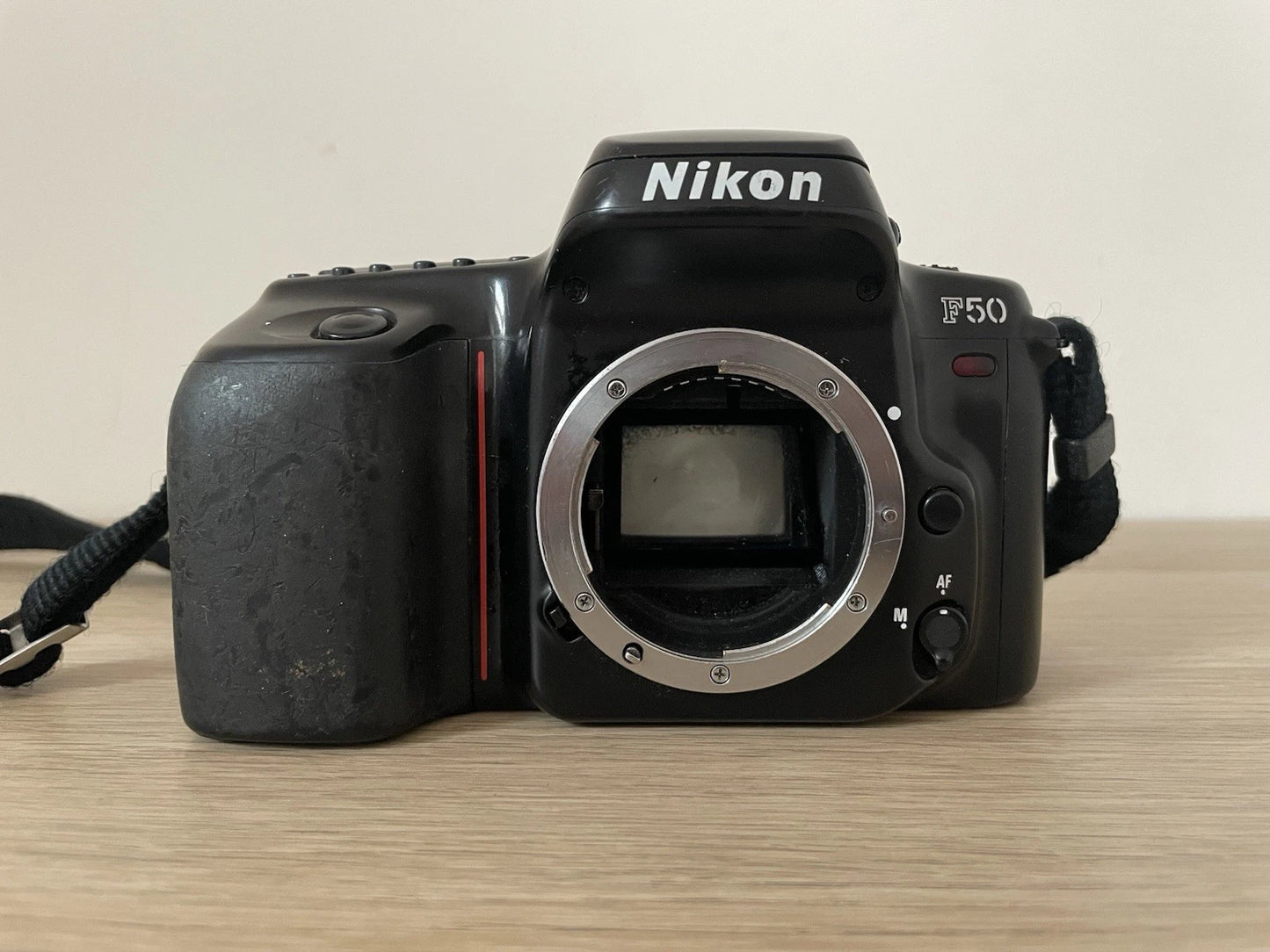 Fotocamera Analogica Nikon F50 Reflex 35mm Solo Corpo Macchina Fotografica Nero