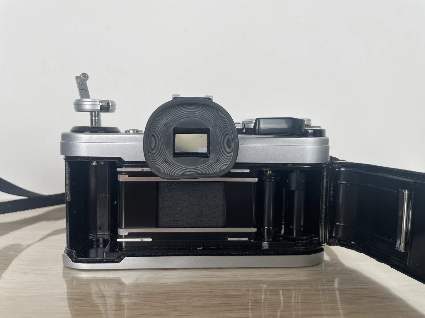 Fotocamera Canon AE-1 35mm SLR Film Camera Obiettivo 50mm Custodia +Battery Pack