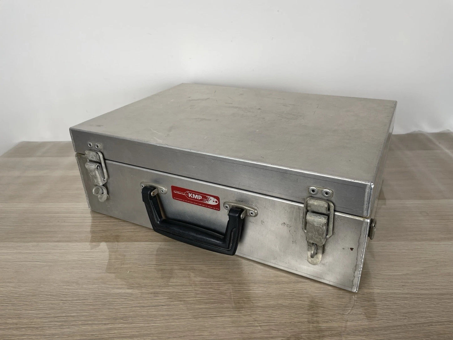 Valigia Tecnica KPM in Metallo Ermetica Vintage per Fotografia Strumenti Argento