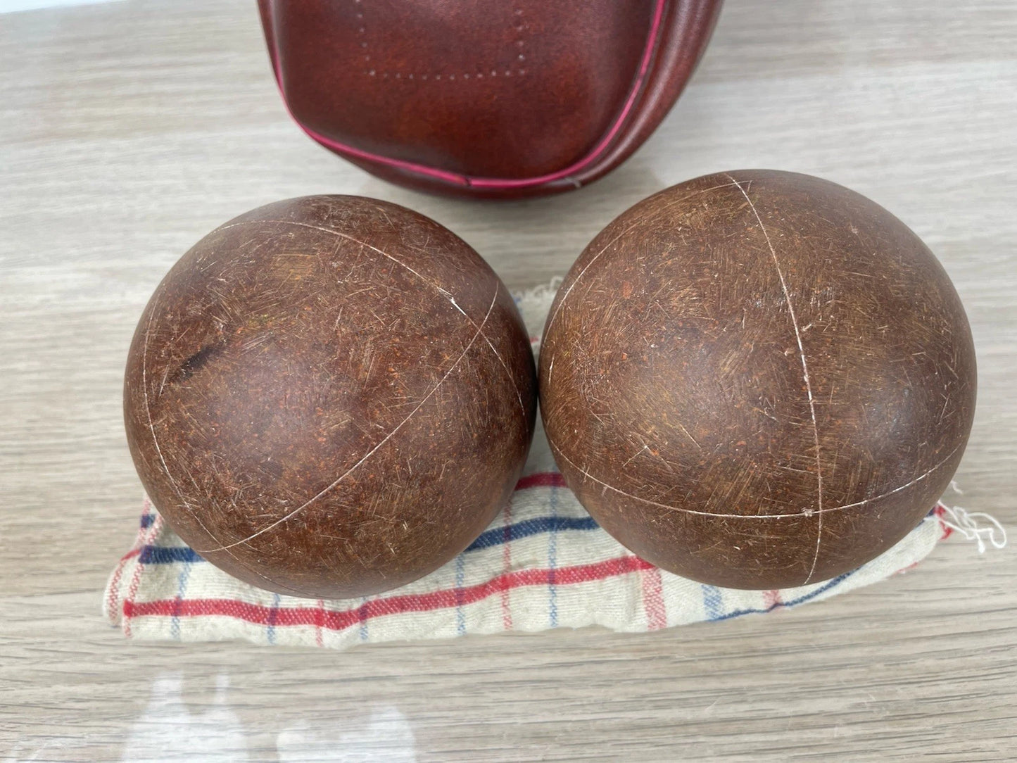 Set 2 Bocce Da Gioco Professionali Vintage Con Custodia Marrone In Pelle E Pezza