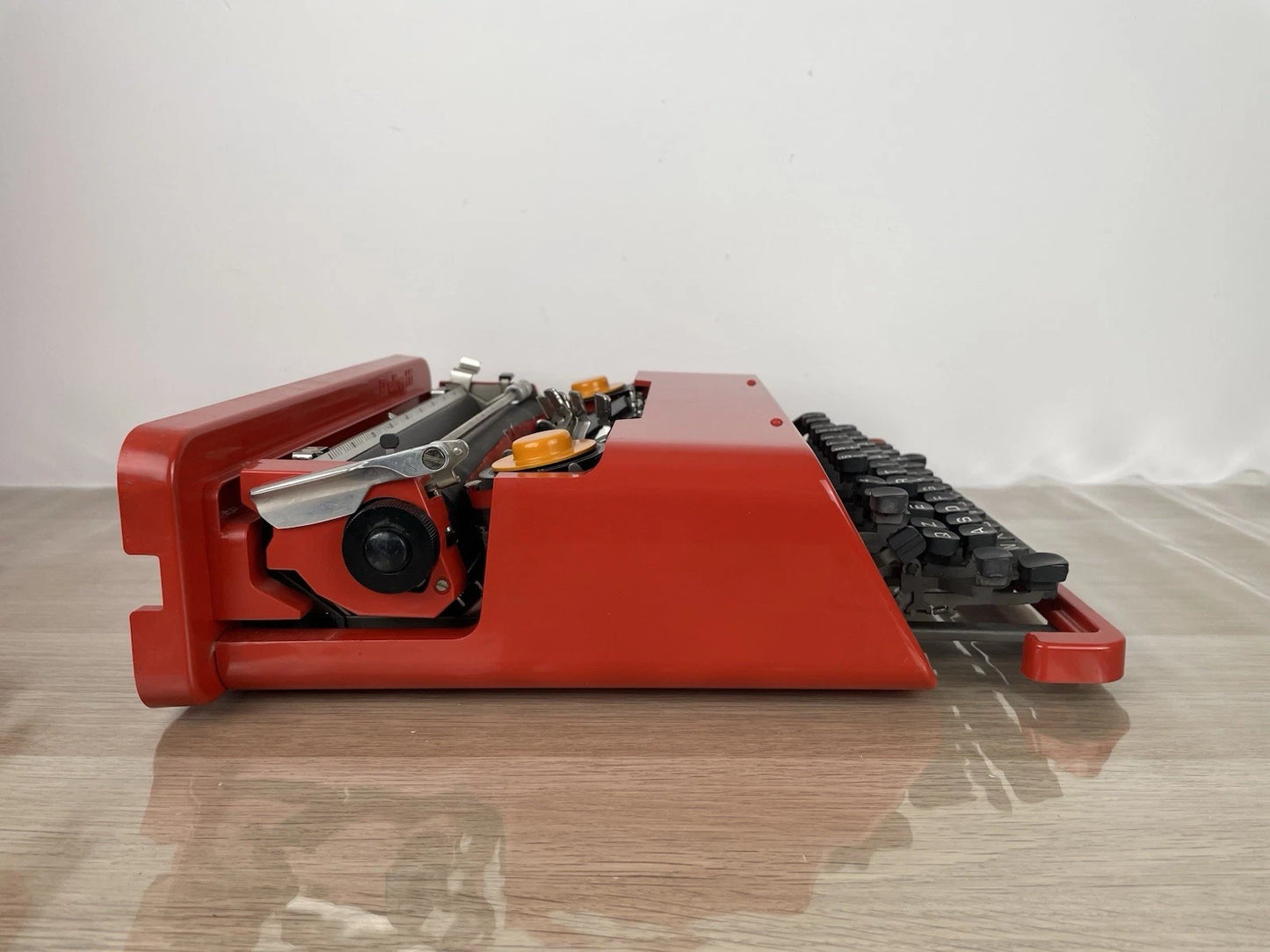 Macchina Per Scrivere Olivetti Valentine Ettore Sottsass Anni 70 MoMa NYC Rosso