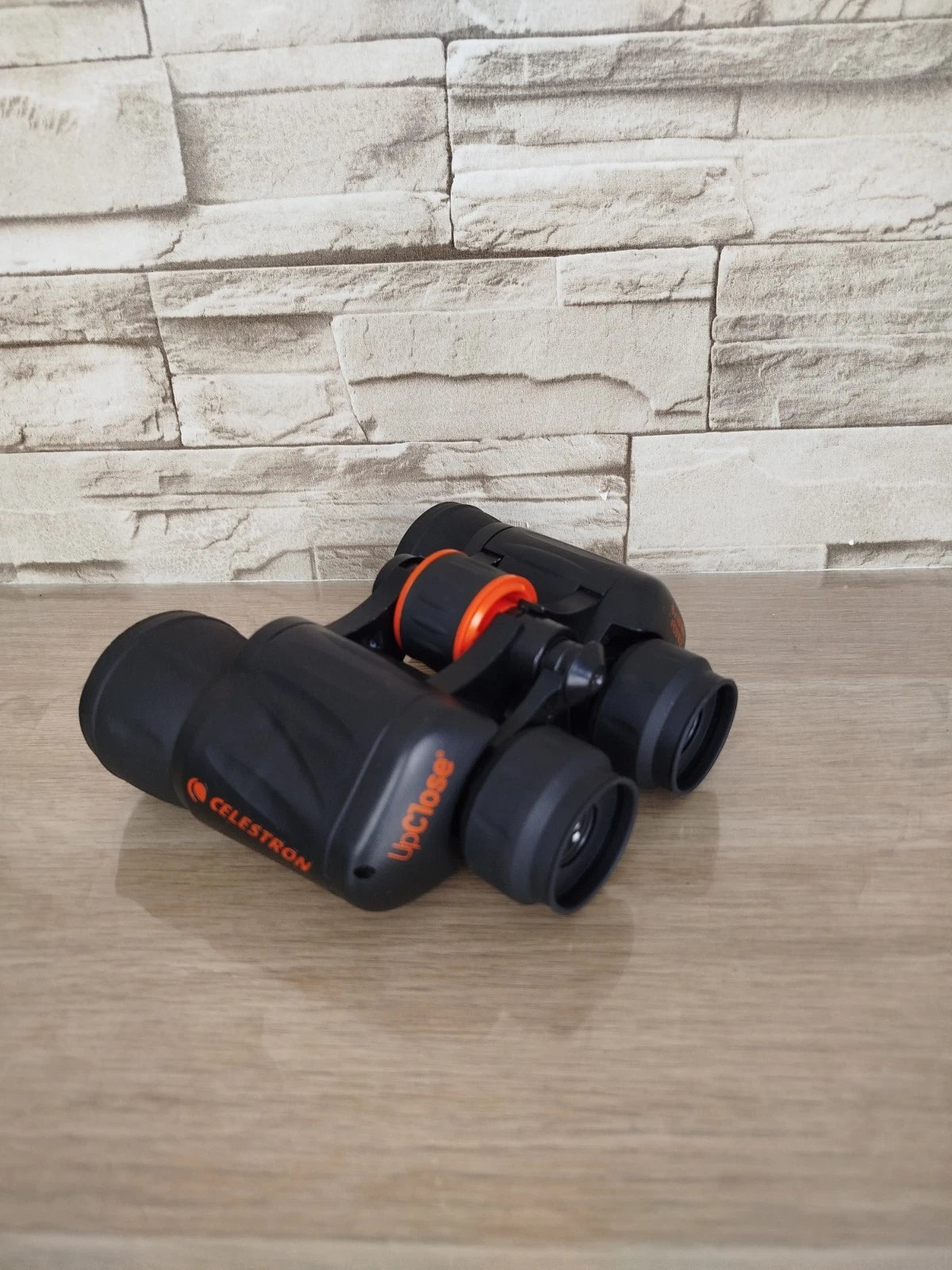 Binocolo Celestron UpClose G2 8x40 WA FOV 8.2° Nero Arancio Prismi Porro Custodia