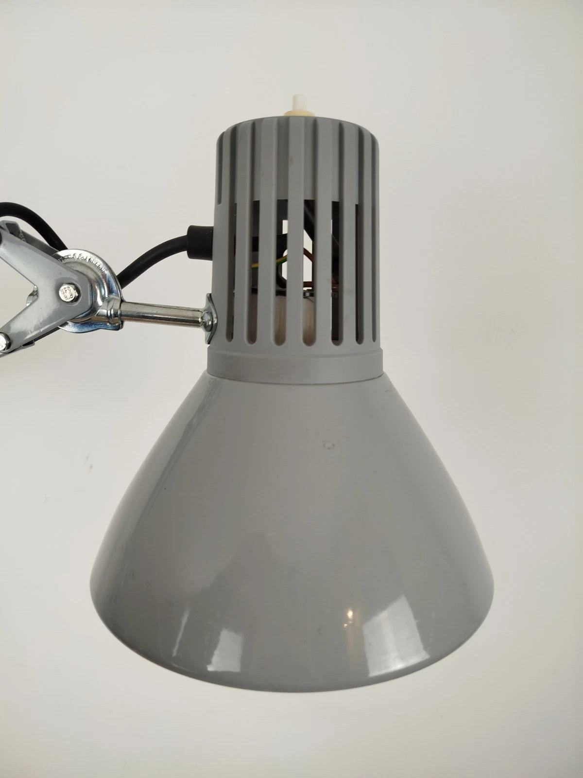 Lampada Da Tavolo Snodabile RIMSA RI e Morsetto Industriale Da Officina Vintage