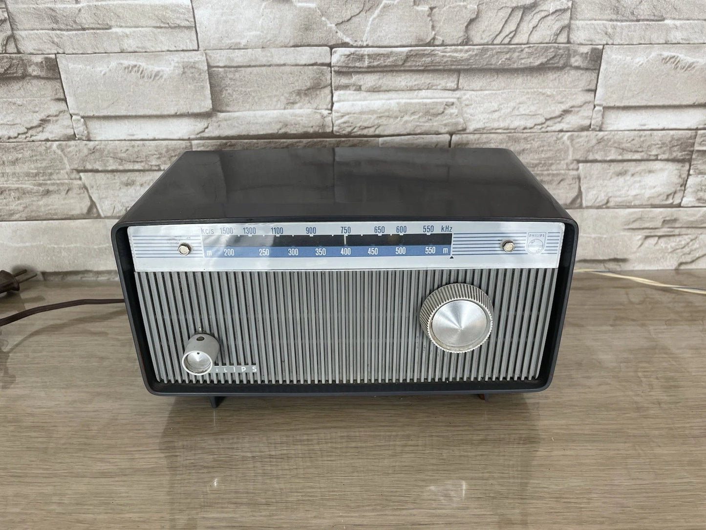 Radio Philips 050 BU Plastica Nera OM Epoca Anni 60 A Valvole Italiana Rara