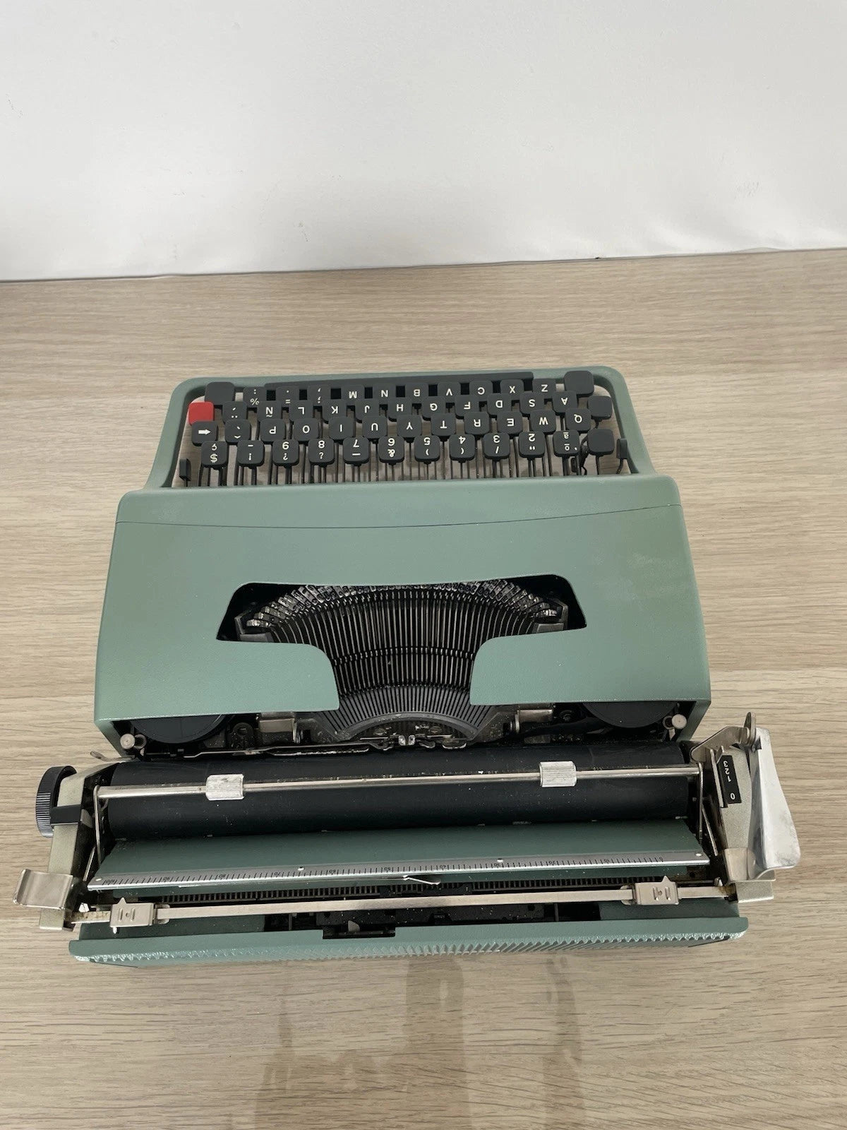 Macchina Da Scrivere Olivetti Lettera 32 Vintage Nizzoli Anni 60+Custodia