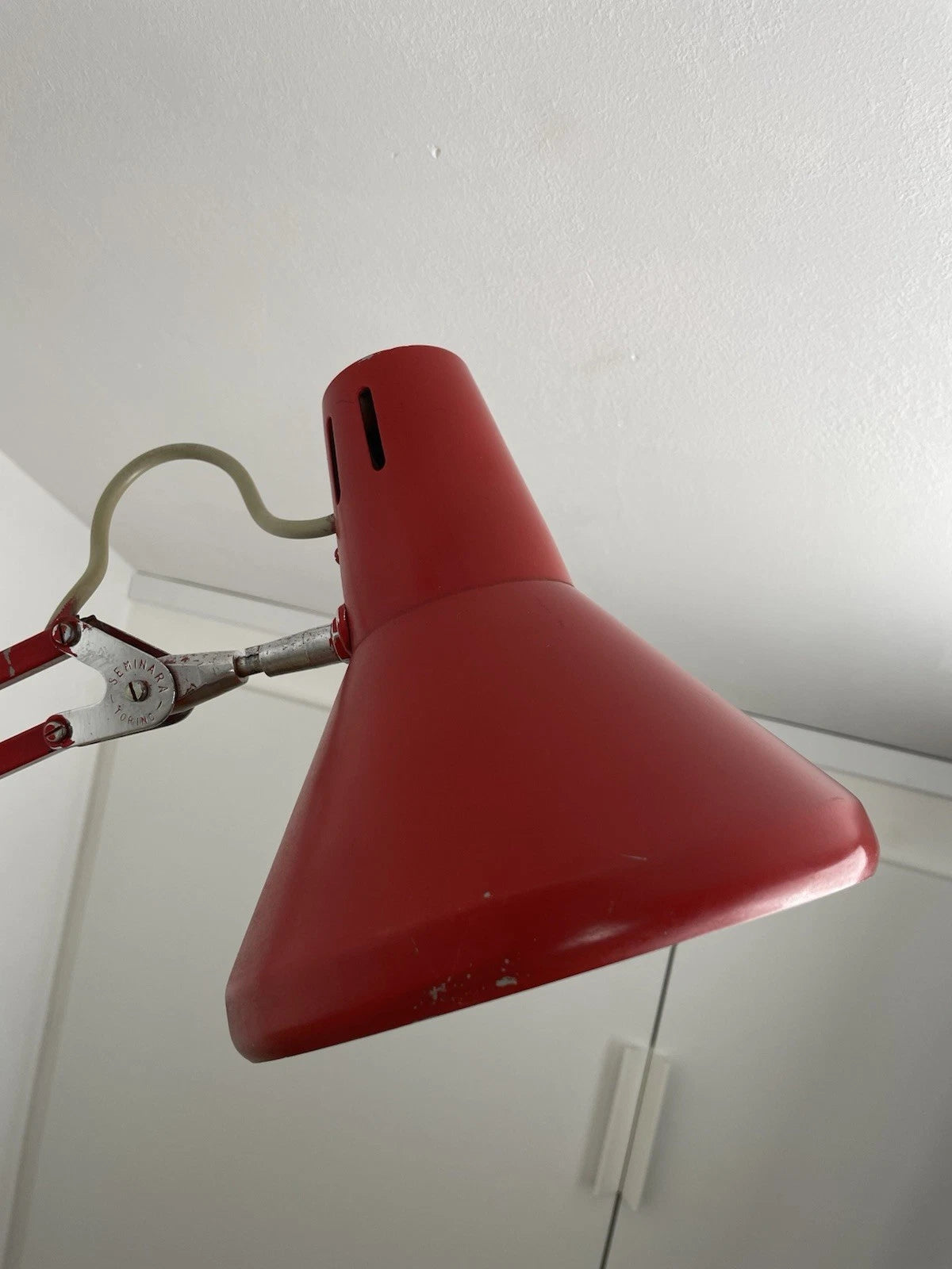 Lampada Snodabile Seminara Industriale Ministeriale Vintage Con Morsetto Rosso