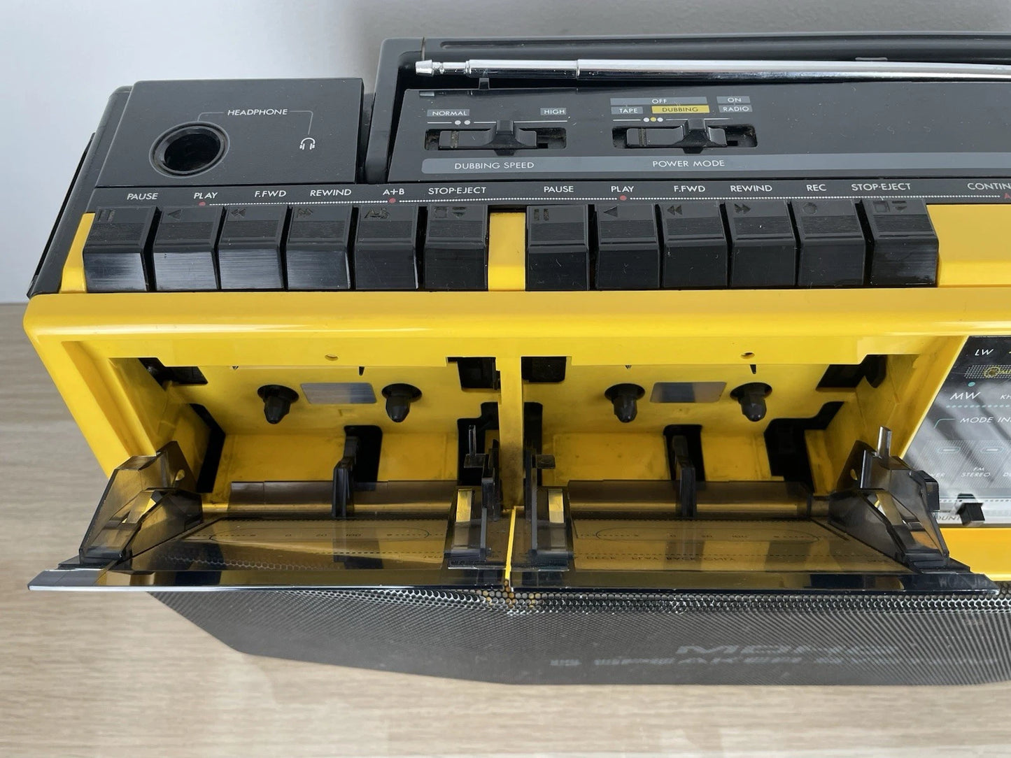 Boombox Radio Philips Double Deck Stereo Radio Cassette Recorder D8304 Gialla