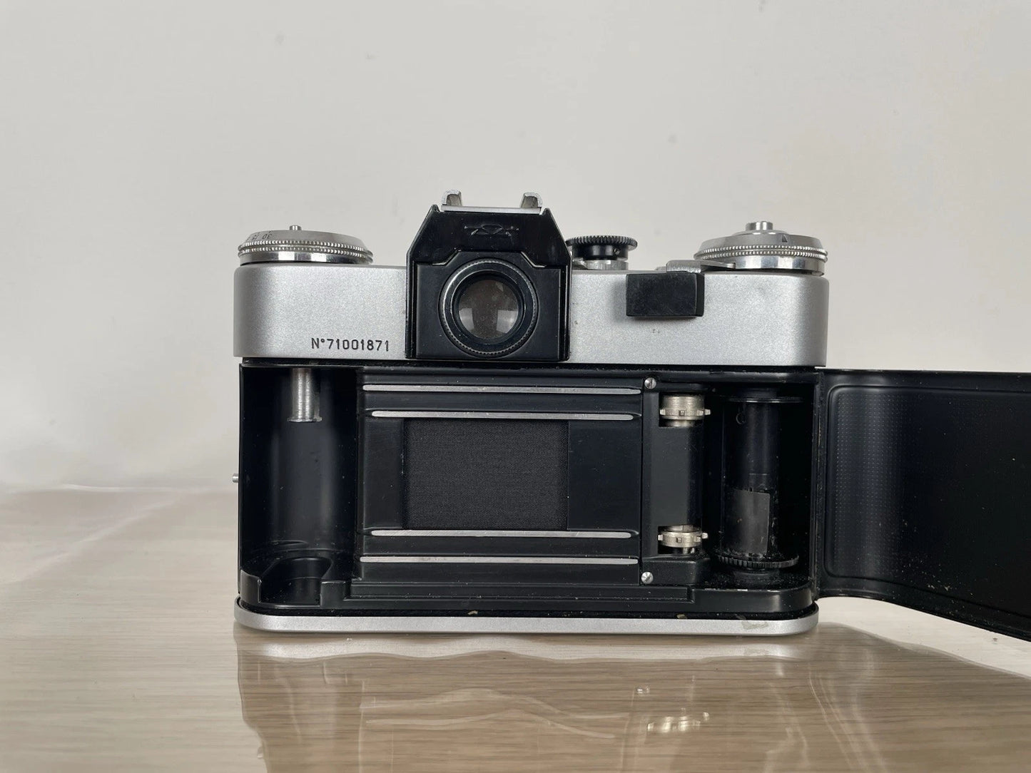 Fotocamera Analogica Zenit E Reflex 35mm URSS Anni 70 Nera Argento Con Custodia