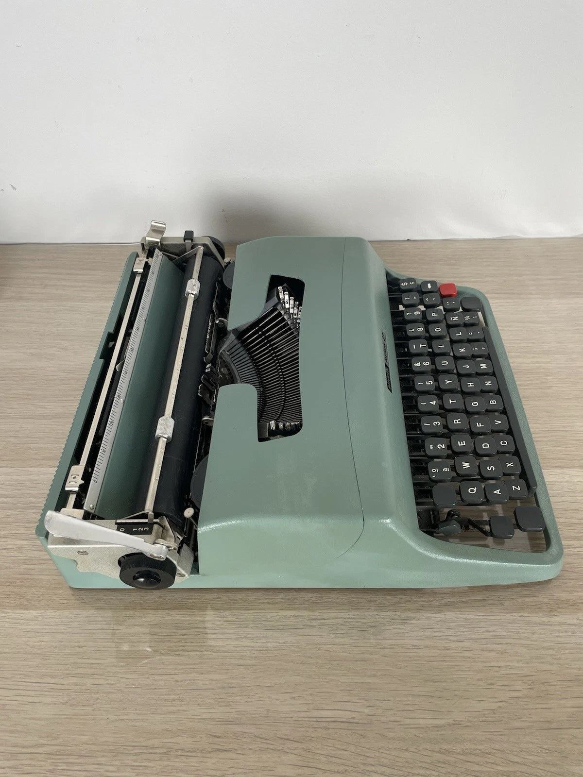 Macchina Da Scrivere Olivetti Lettera 32 Vintage Nizzoli Anni 60+Custodia