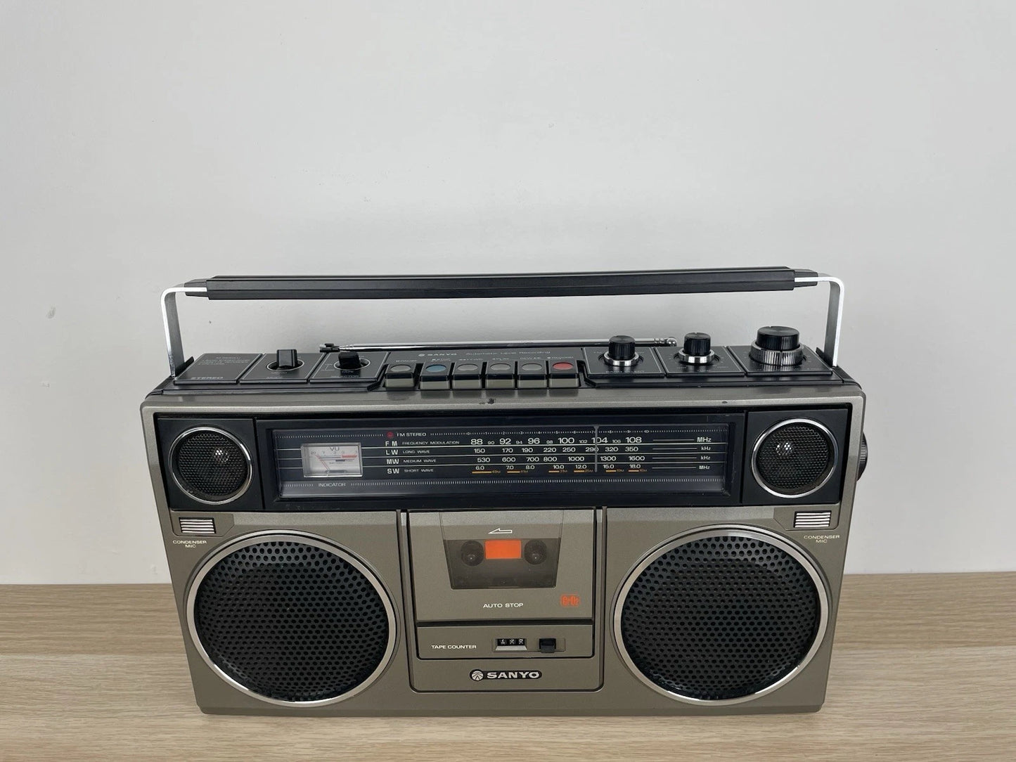 Boombox Sanyo M9930LU Ghettoblaster Radio AM FM Vintage Epoca Anni 70 Grigio