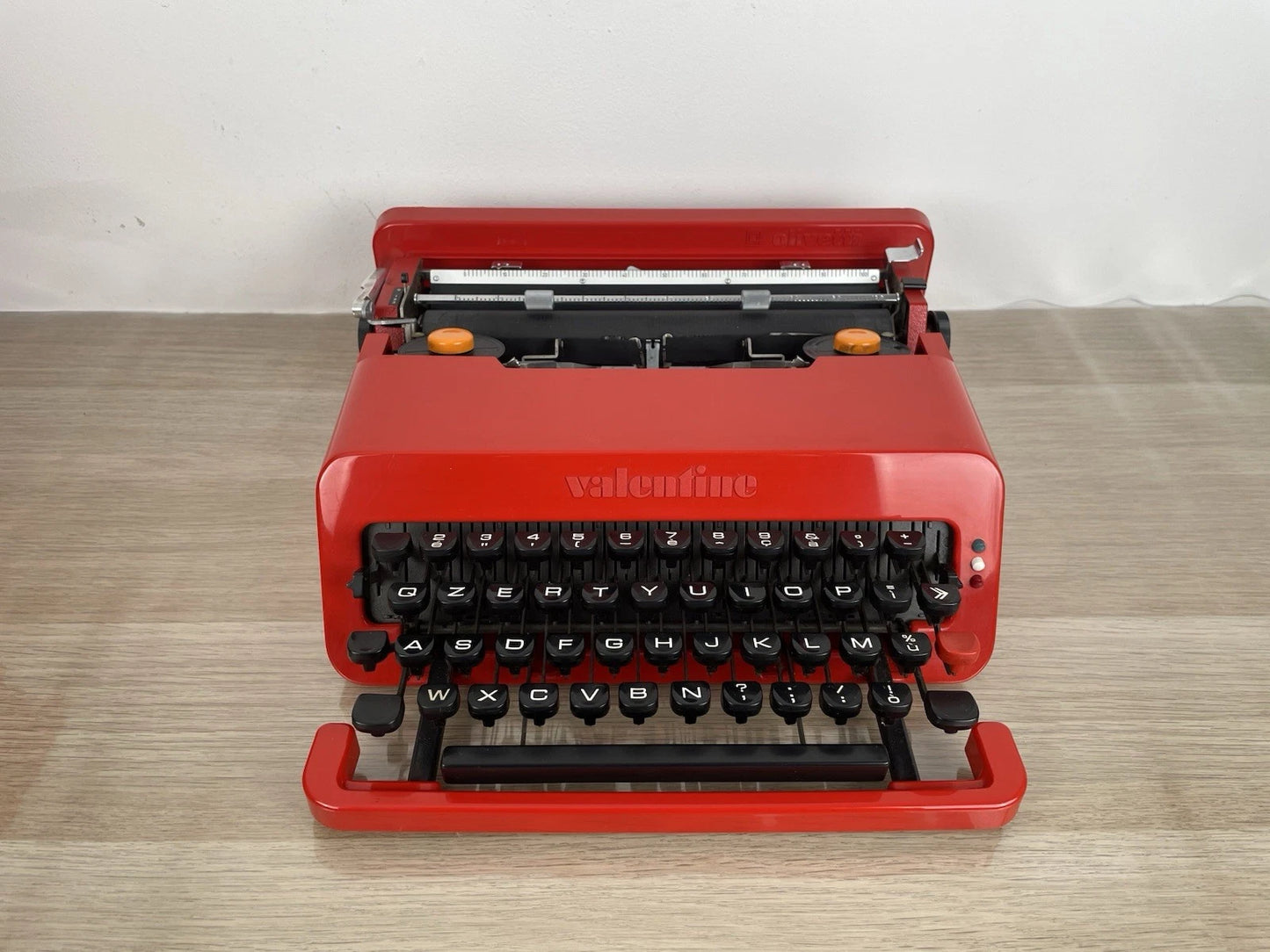Olivetti Valentine Macchina Per Scrivere Rossa Ettore Sottsass Anni 70 MoMa NYC