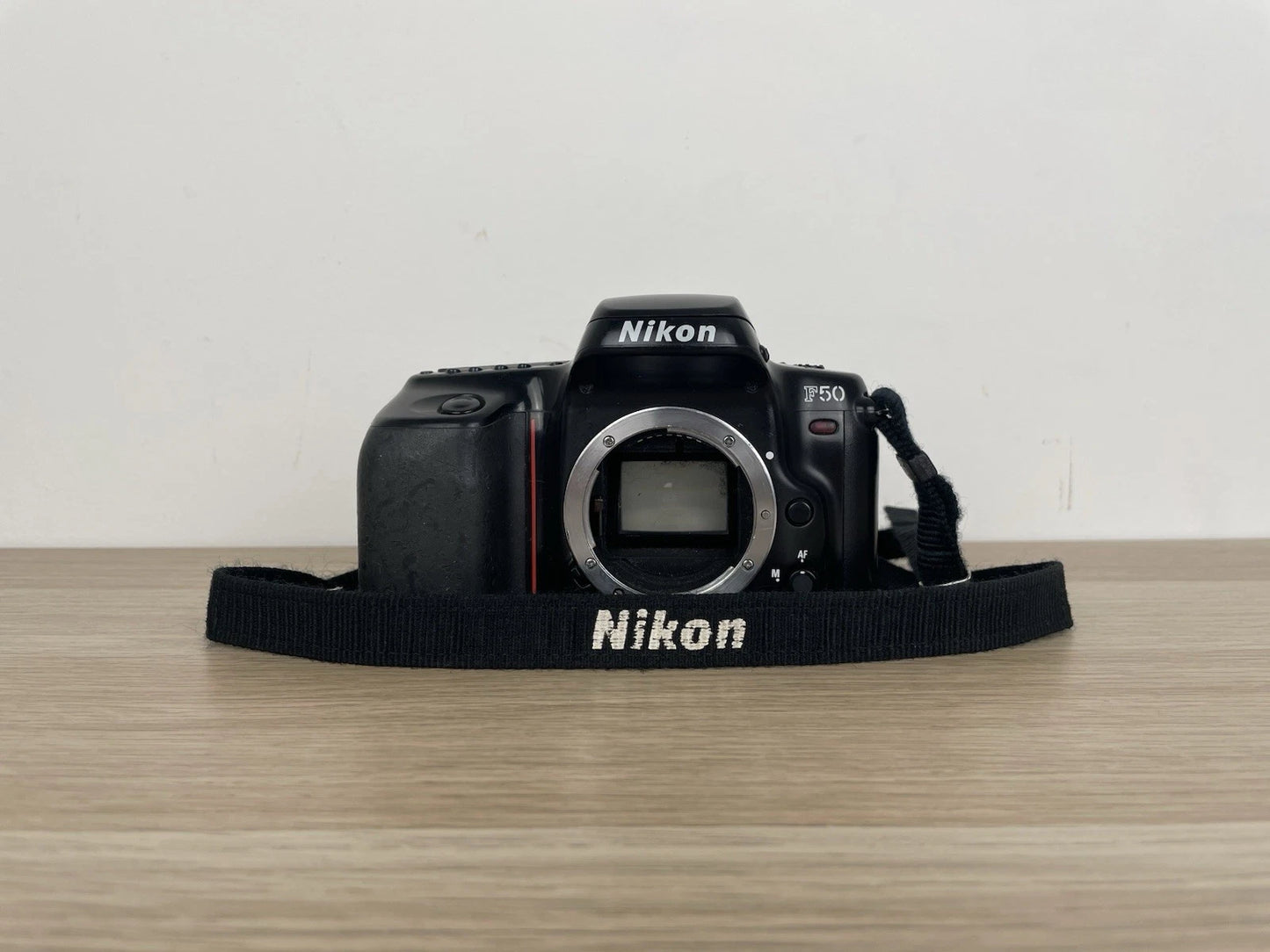 Fotocamera Analogica Nikon F50 Reflex 35mm Solo Corpo Macchina Fotografica Nero
