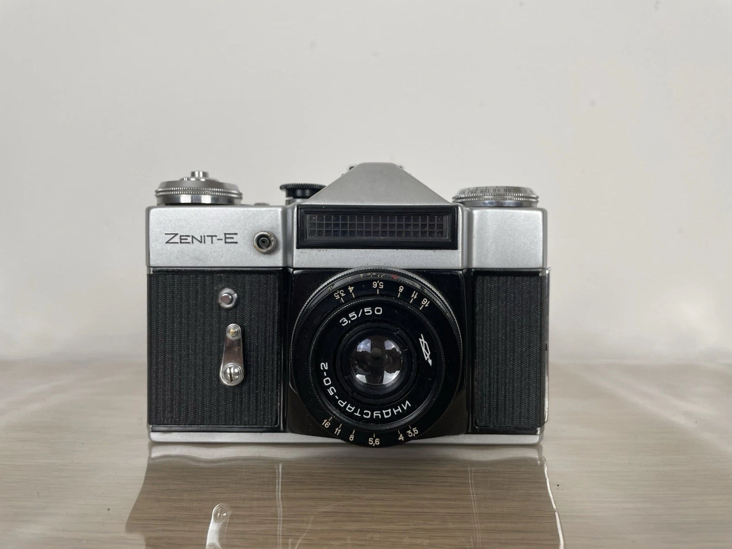 Fotocamera Analogica Zenit E Reflex 35mm URSS Anni 70 Nera Argento Con Custodia