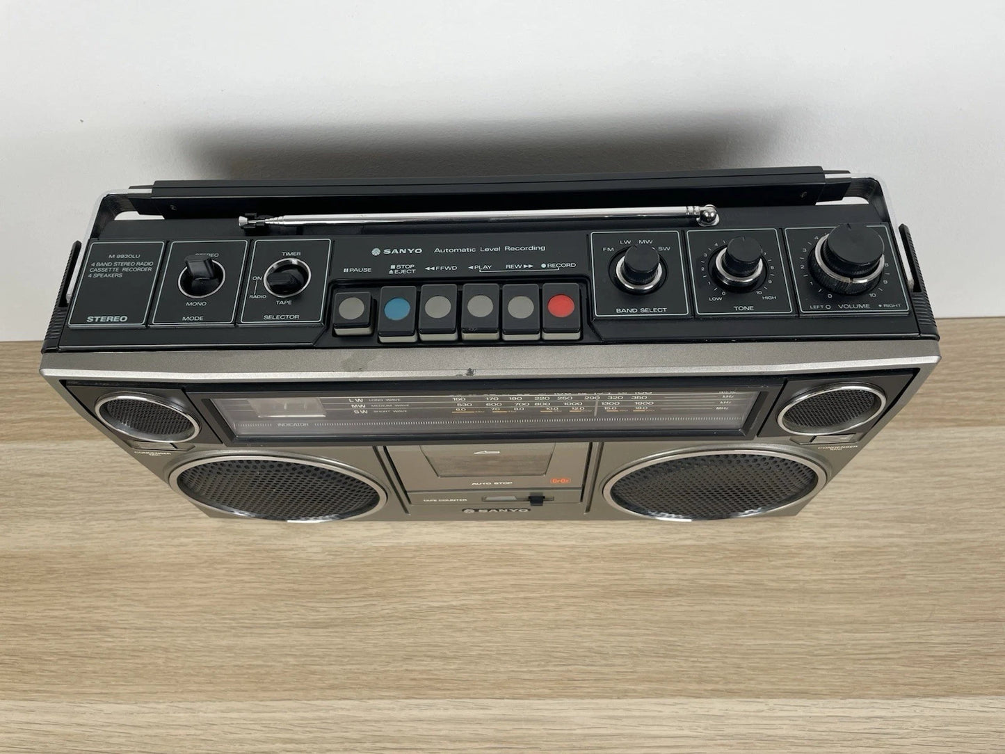Boombox Sanyo M9930LU Ghettoblaster Radio AM FM Vintage Epoca Anni 70 Grigio