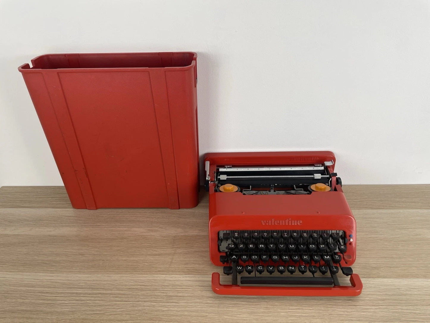 Macchina Per Scrivere Olivetti Valentine Ettore Sottsass Anni 70 MoMa NYC Rosso