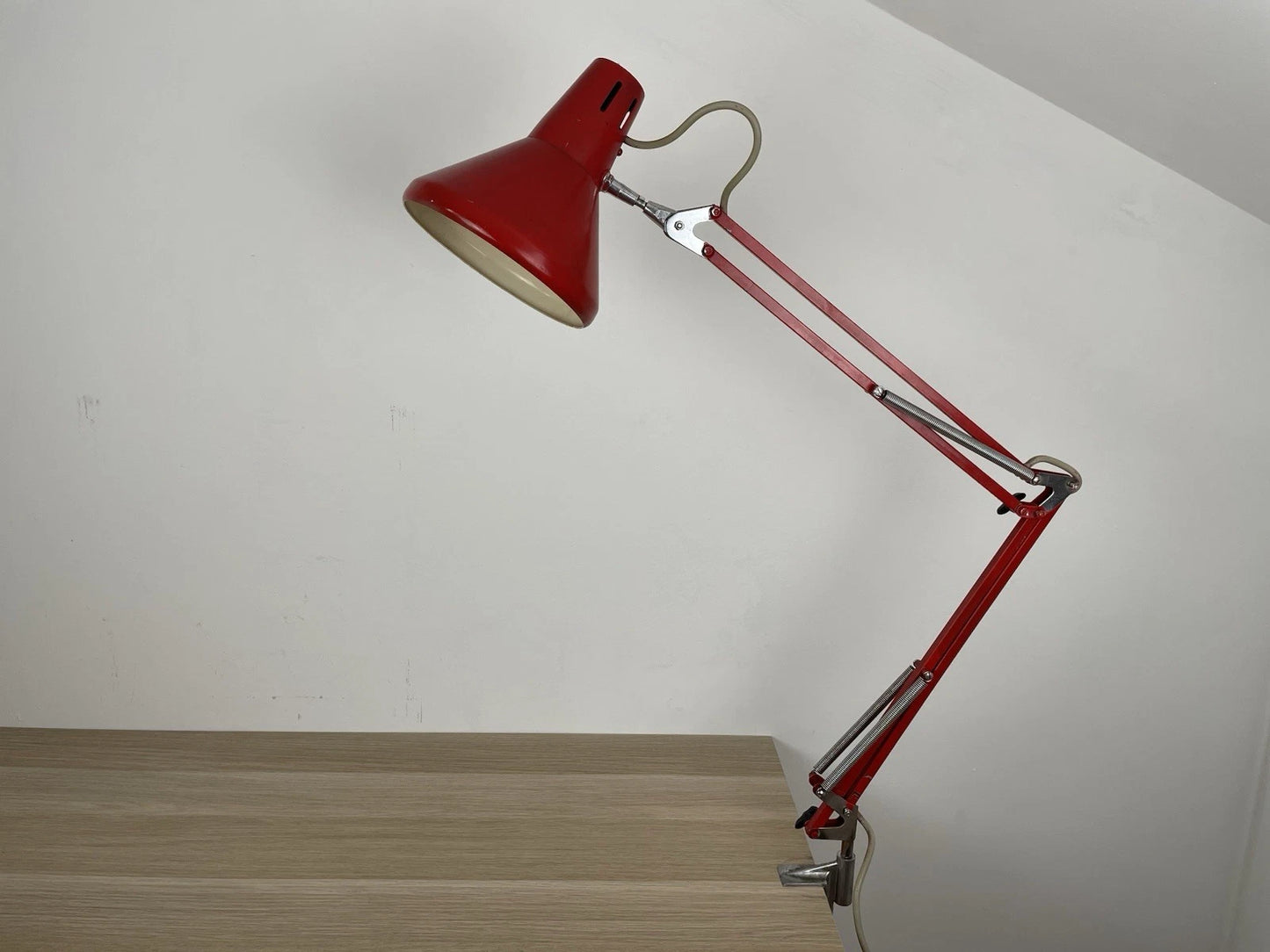 Lampada Snodabile Seminara Industriale Ministeriale Vintage Con Morsetto Rosso