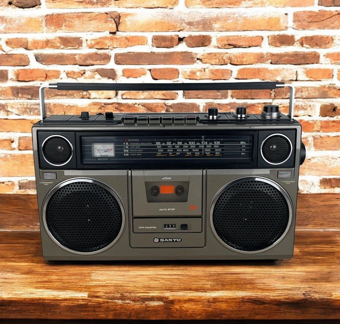 Boombox Sanyo M9930LU Ghettoblaster Radio AM FM Vintage Epoca Anni 70 Grigio