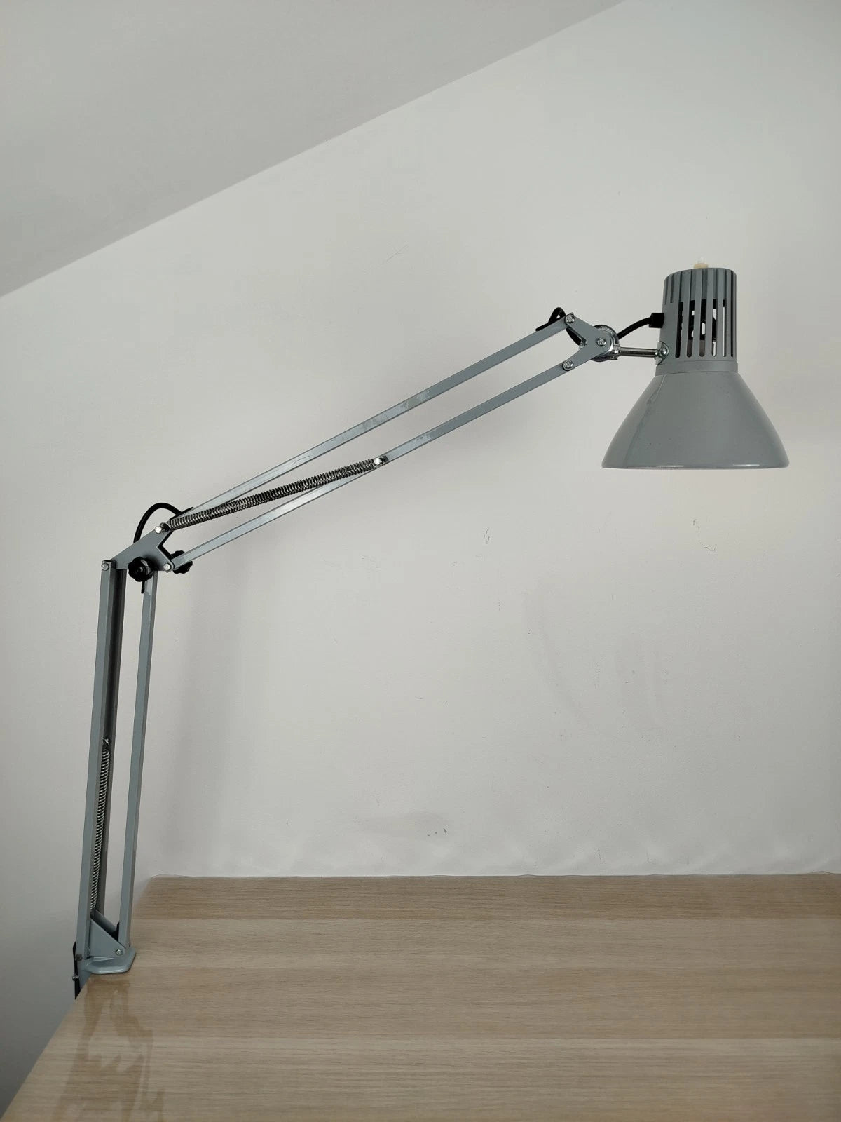 Lampada Da Tavolo Snodabile RIMSA RI e Morsetto Industriale Da Officina Vintage