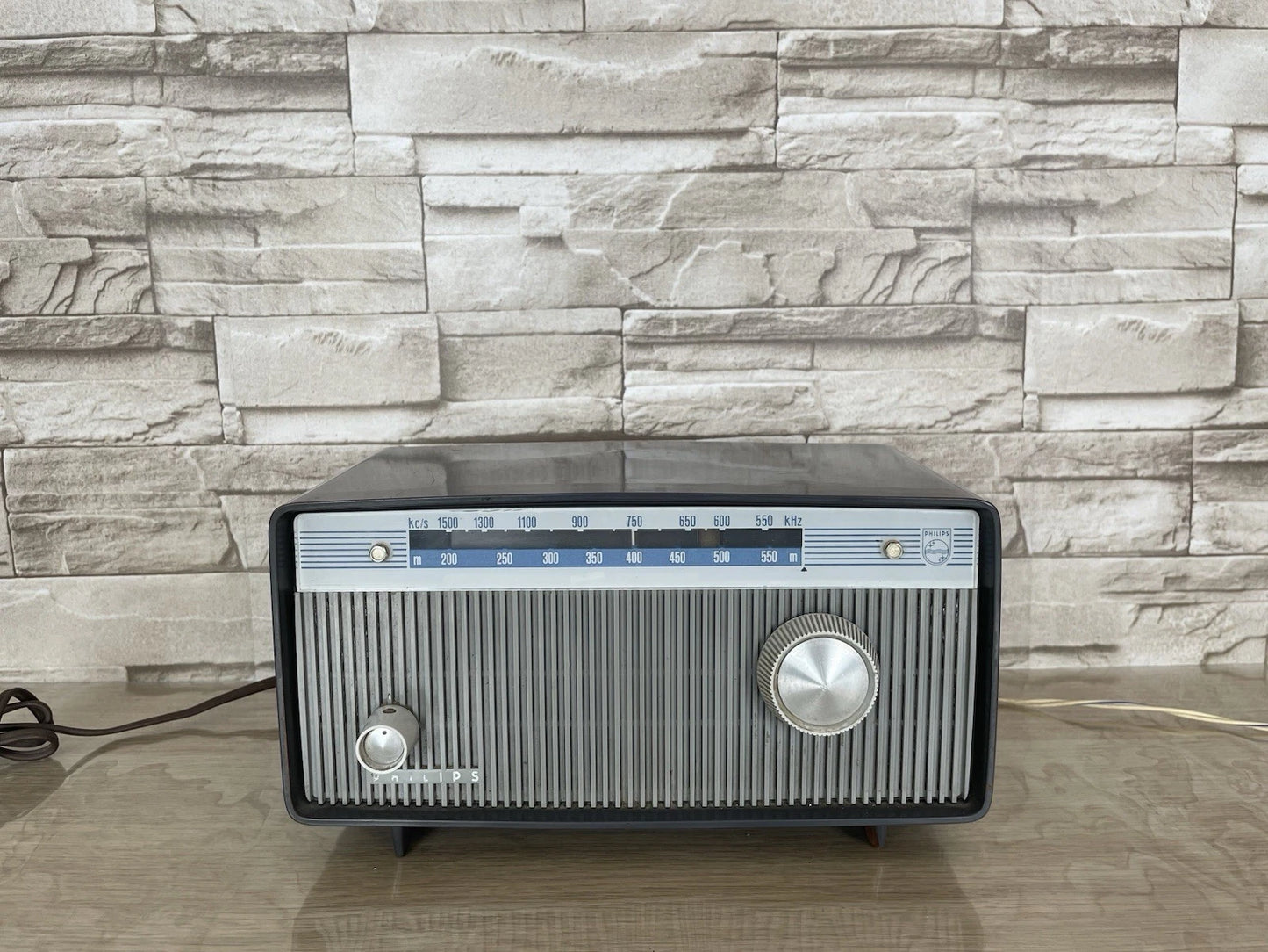 Radio Philips 050 BU Plastica Nera OM Epoca Anni 60 A Valvole Italiana Rara