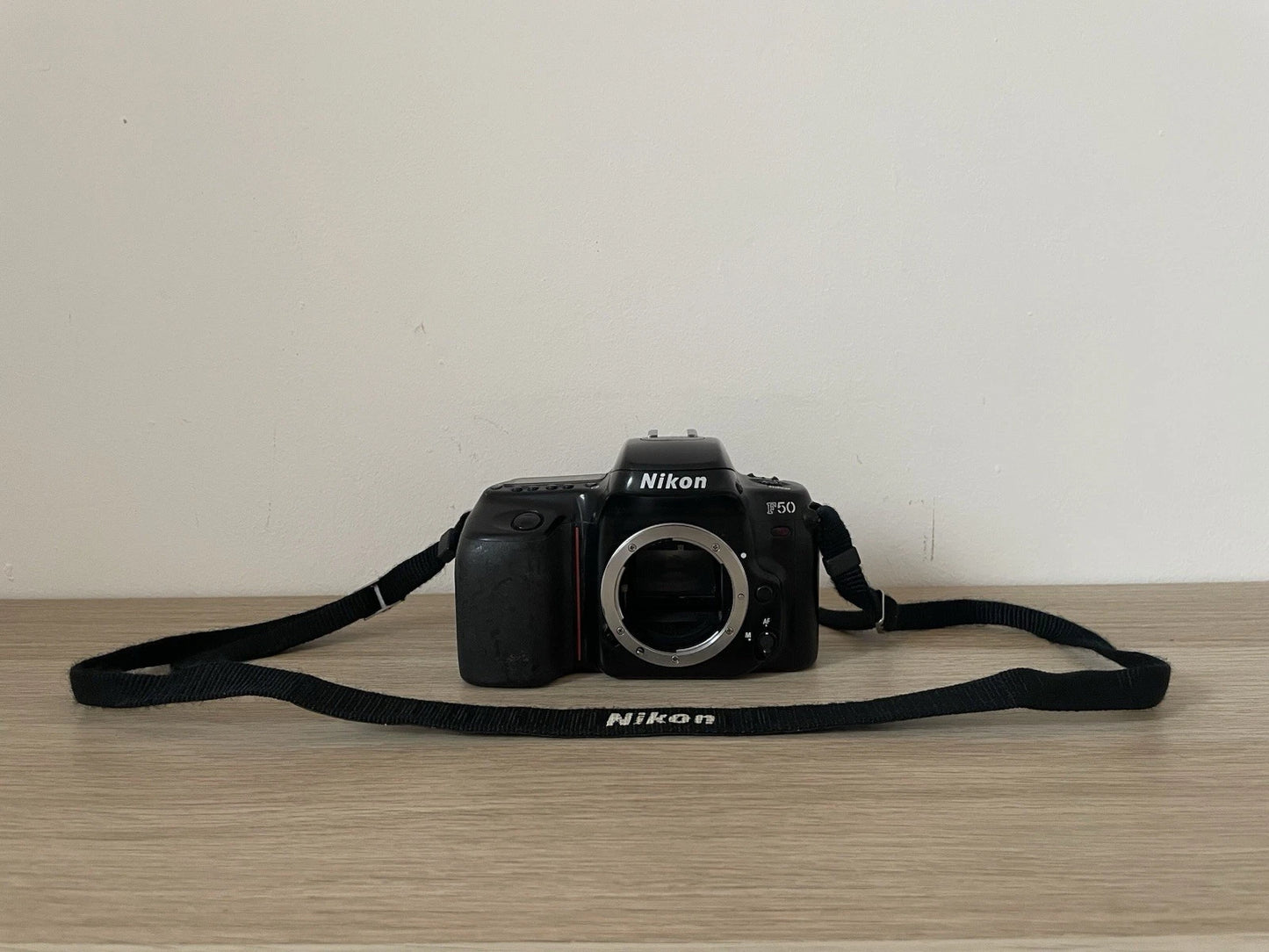 Fotocamera Analogica Nikon F50 Reflex 35mm Solo Corpo Macchina Fotografica Nero