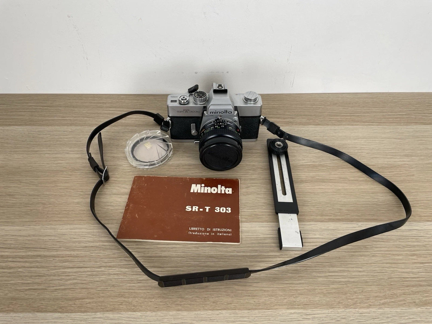 Fotocamera Analogica Minolta SRT303B 35mm Reflex Obiettivo Tracolla E Libretto
