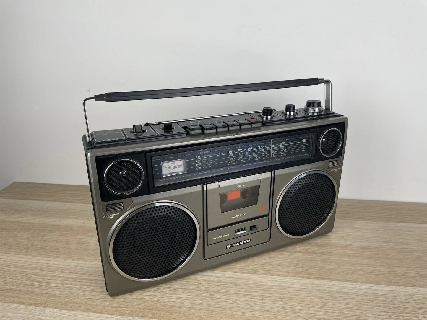Boombox Sanyo M9930LU Ghettoblaster Radio AM FM Vintage Epoca Anni 70 Grigio