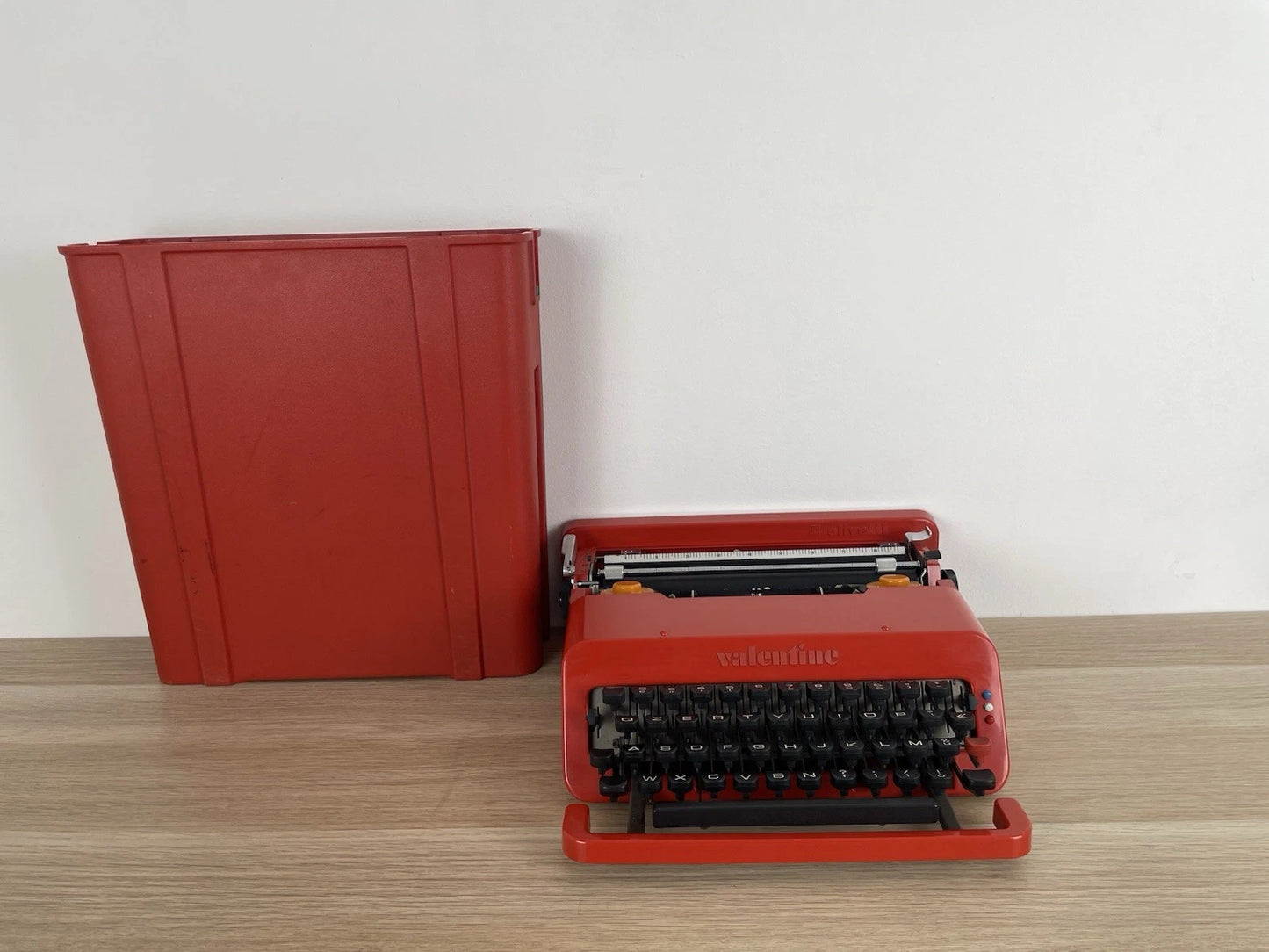 Macchina Per Scrivere Olivetti Valentine Ettore Sottsass Anni 70 MoMa NYC Rosso