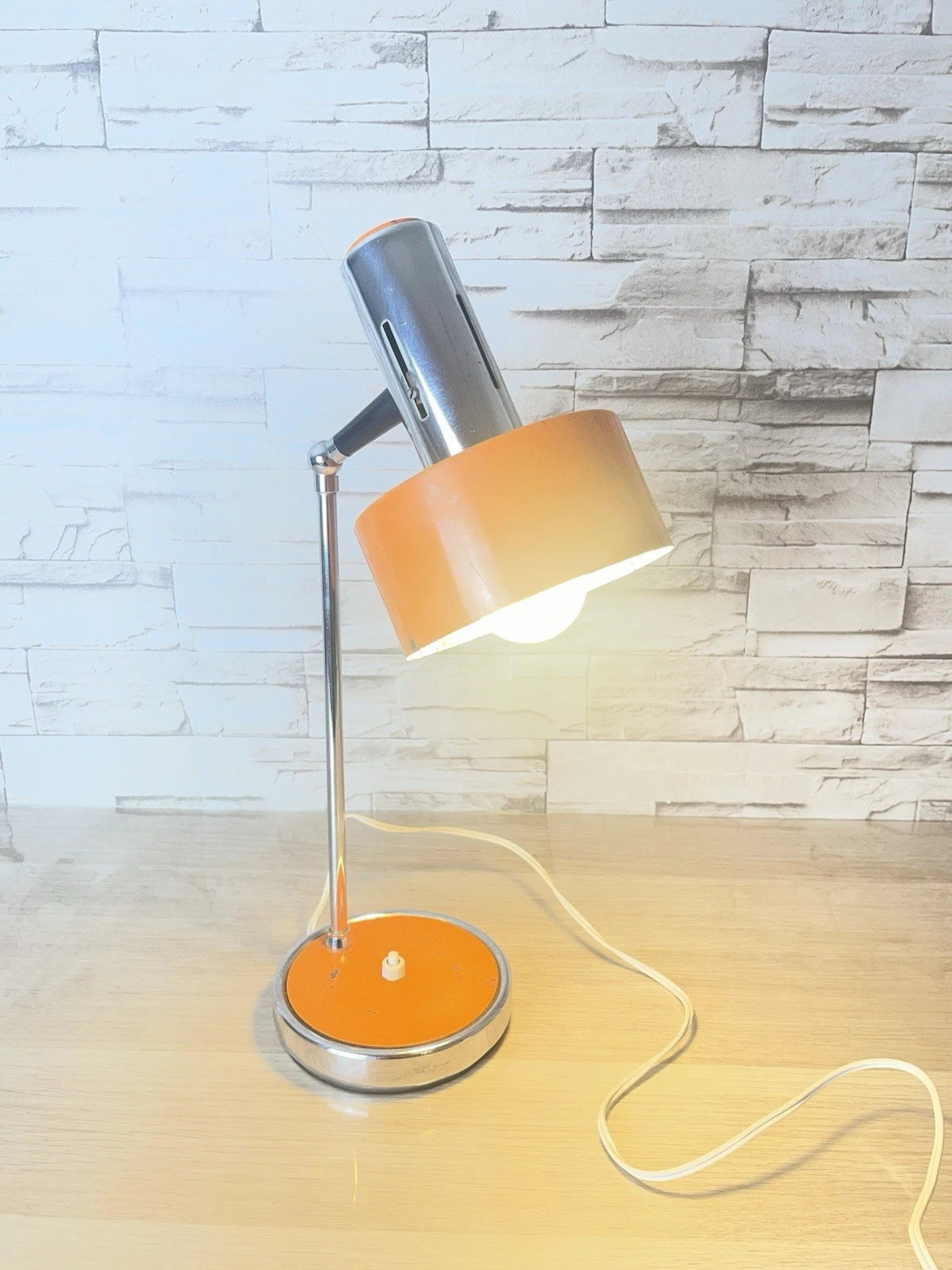 Lampada Da Tavolo Mid Century Vintage Anni 70 Arancione E Cromato Snodabile