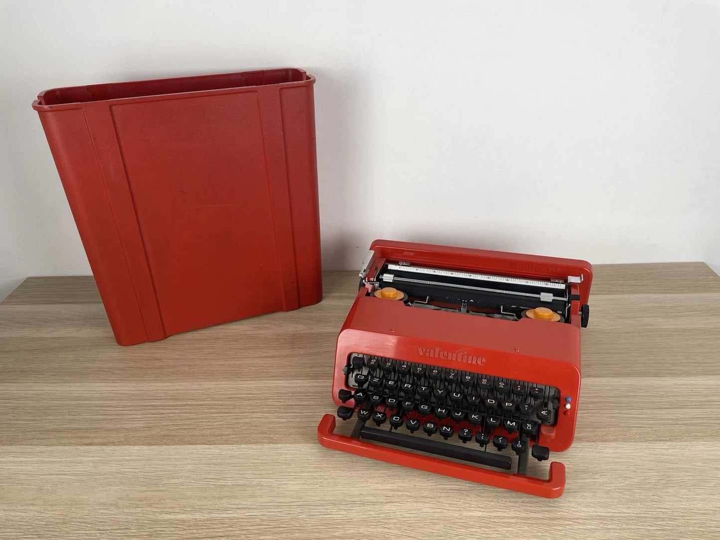 Macchina Per Scrivere Olivetti Valentine Ettore Sottsass Anni 70 MoMa NYC Rosso